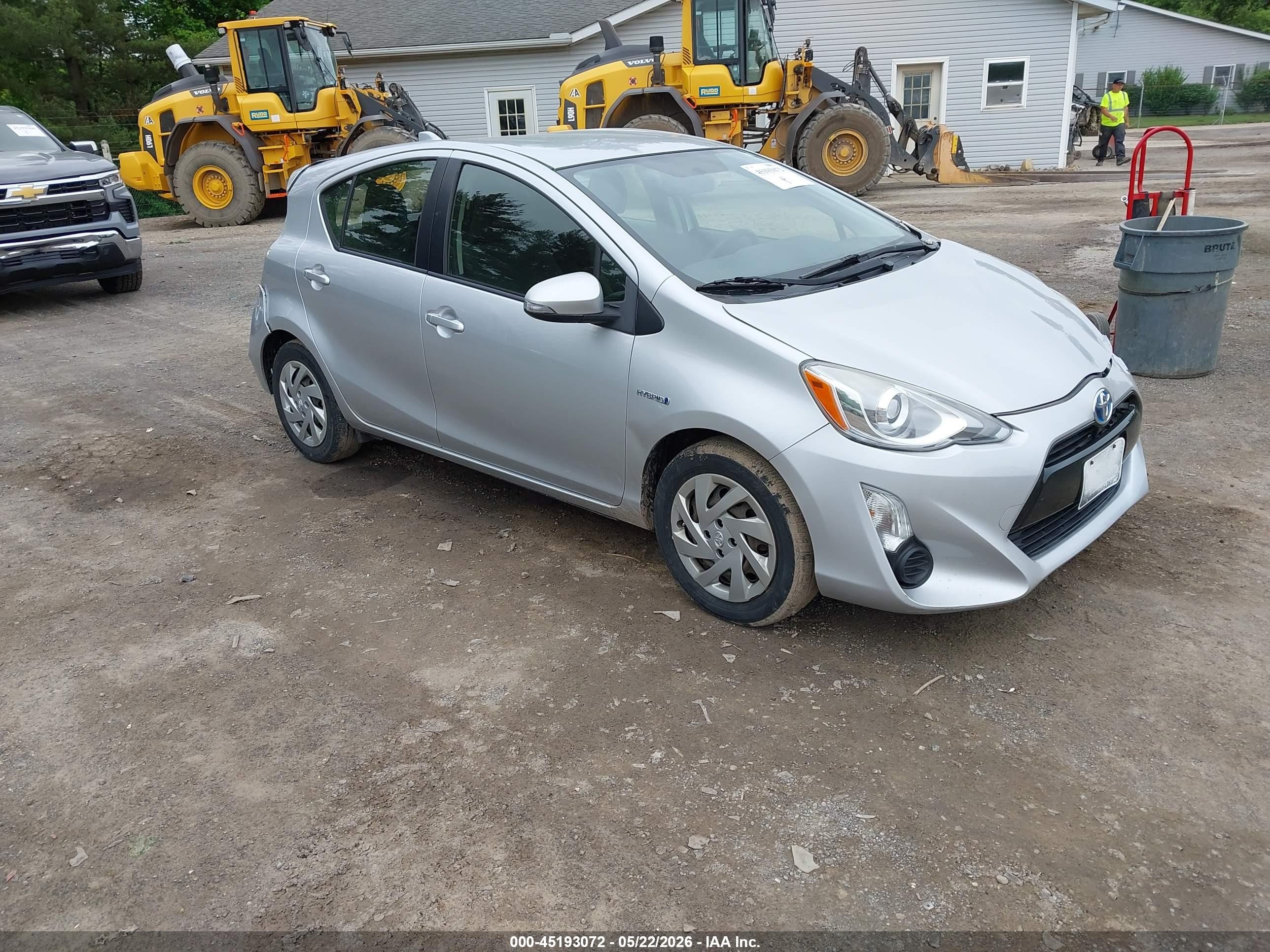 2015 Toyota Prius Three, VIN JTDKDTB37F1101058 — Rear end
