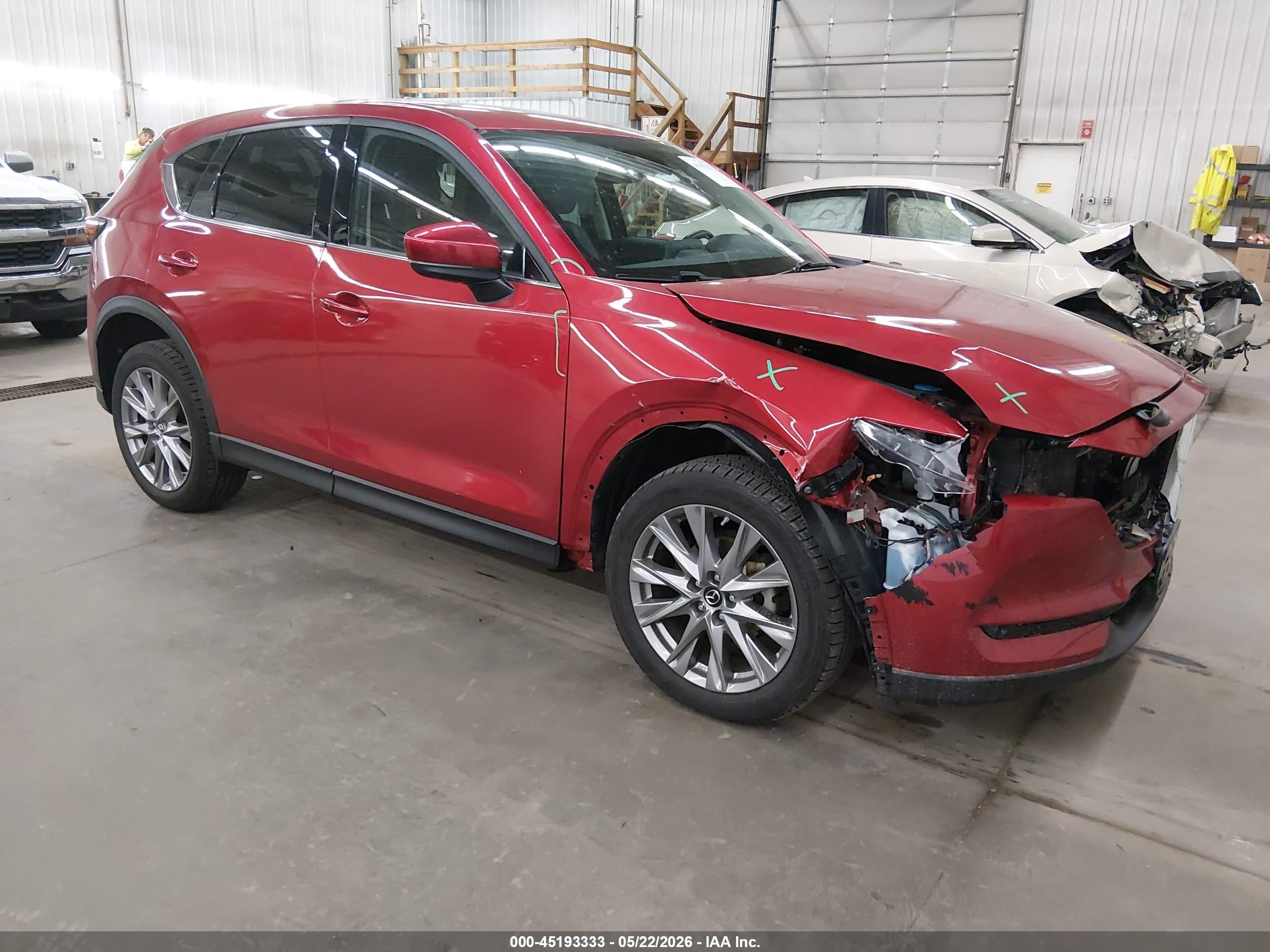 2019 Mazda CX-5 Grand Touring, VIN JM3KFBDM6K0698107 — Front end