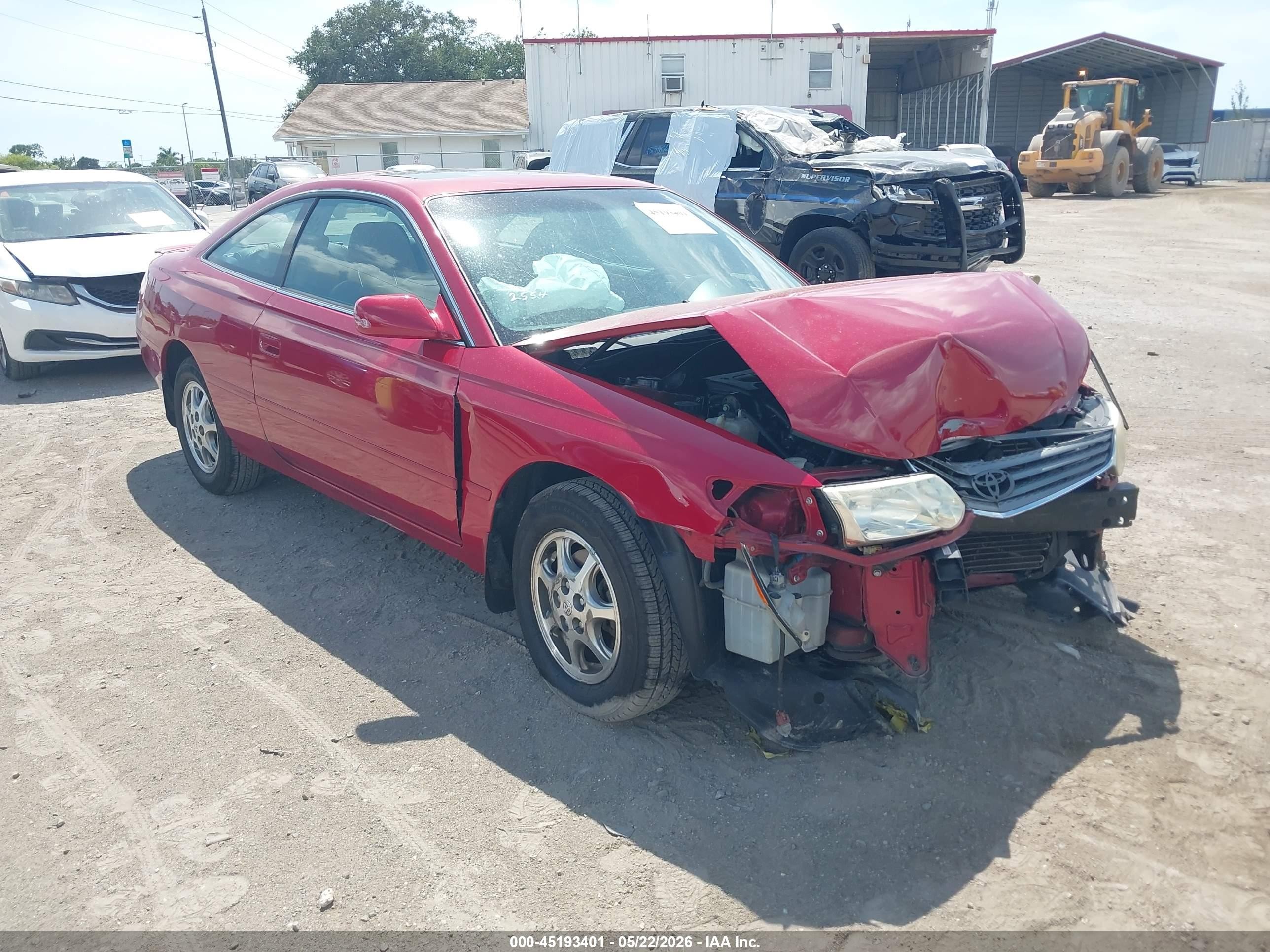 2002 Toyota Solara SE, VIN 2T1CE22P82C010630 — Front end