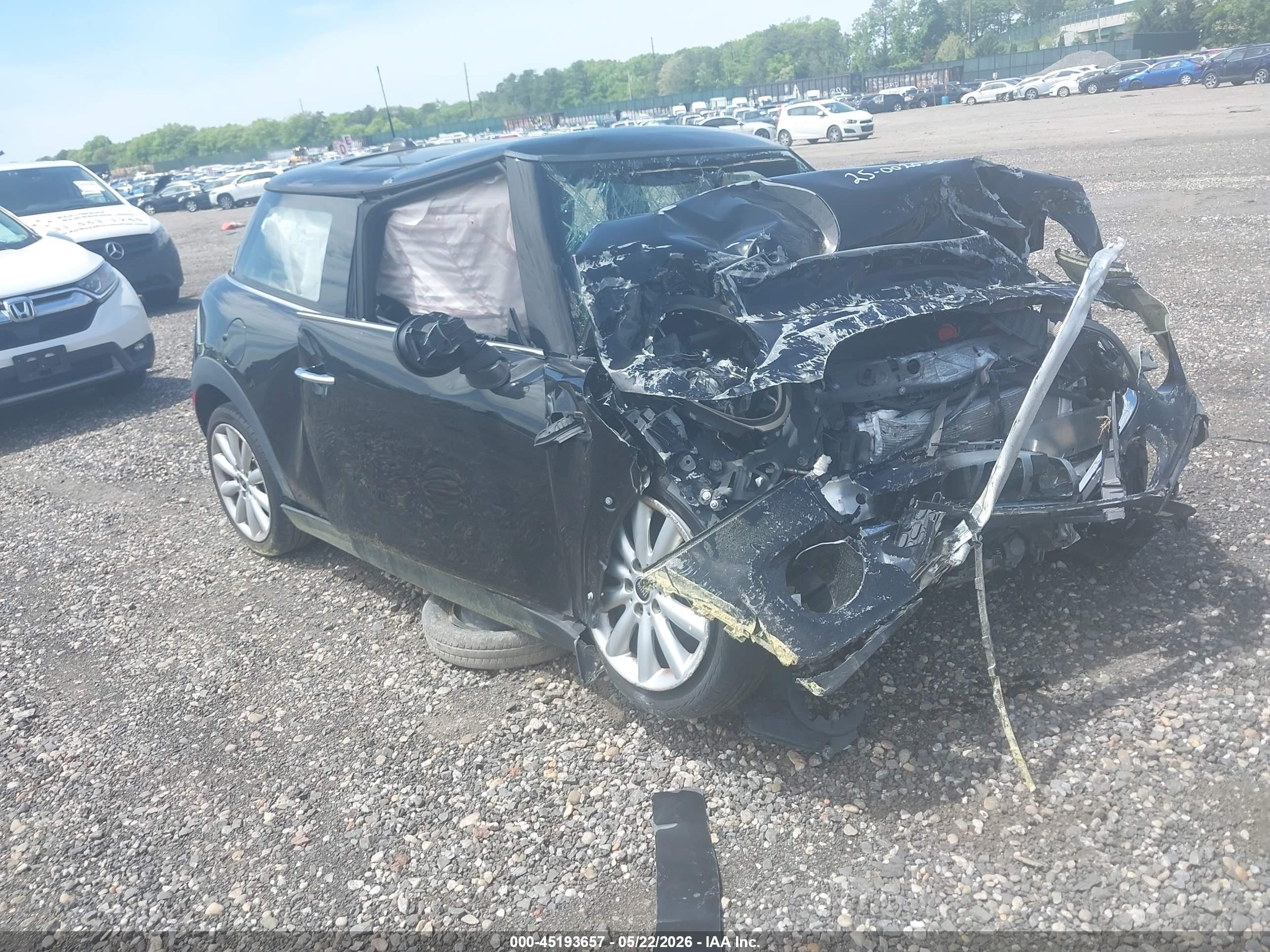 2021 MINI Hardtop Cooper, VIN WMWXR3C07M2N13593 — Front end