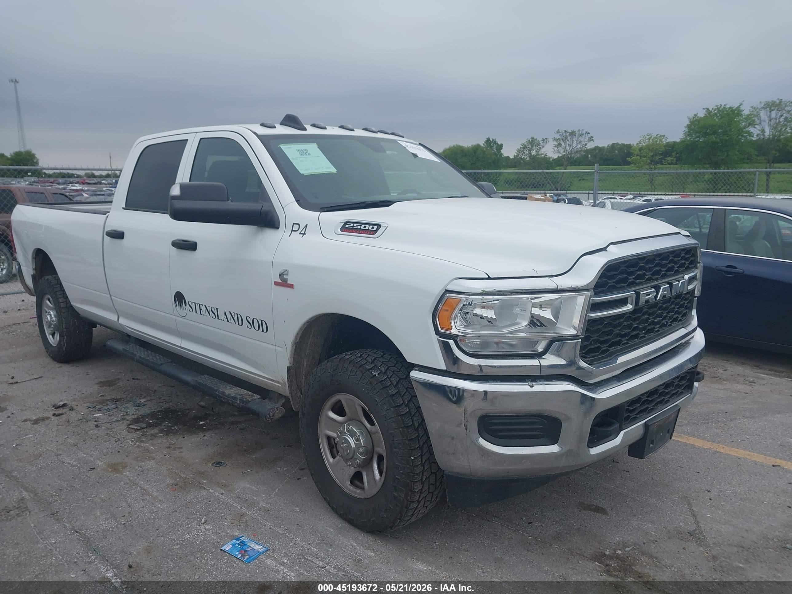 2022 Ram 2500 Tradesman, VIN 3C6UR5HL4NG237930 — Бок