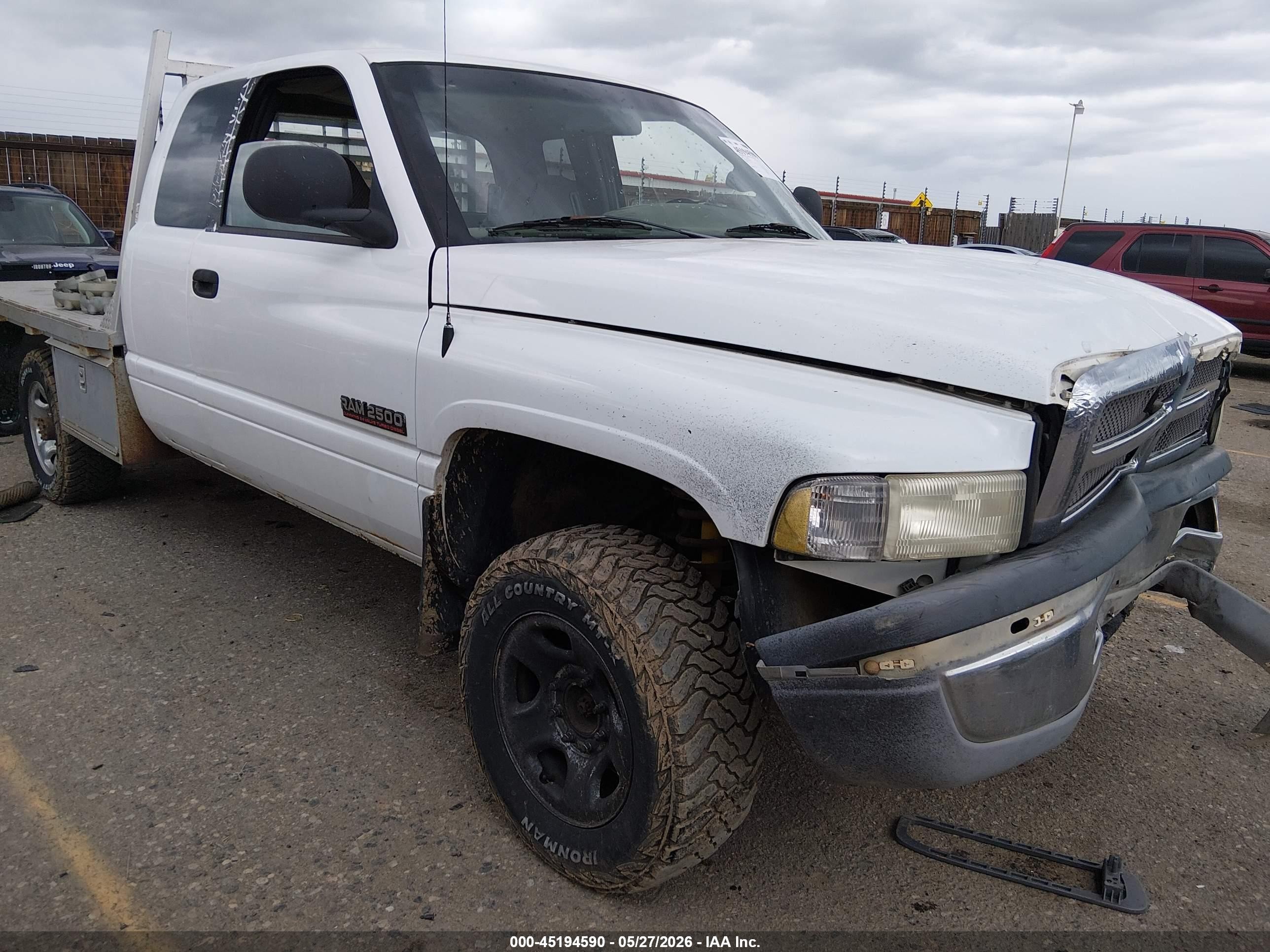 1999 Dodge 2500, VIN 1B7KF2366XJ611111 — Front end