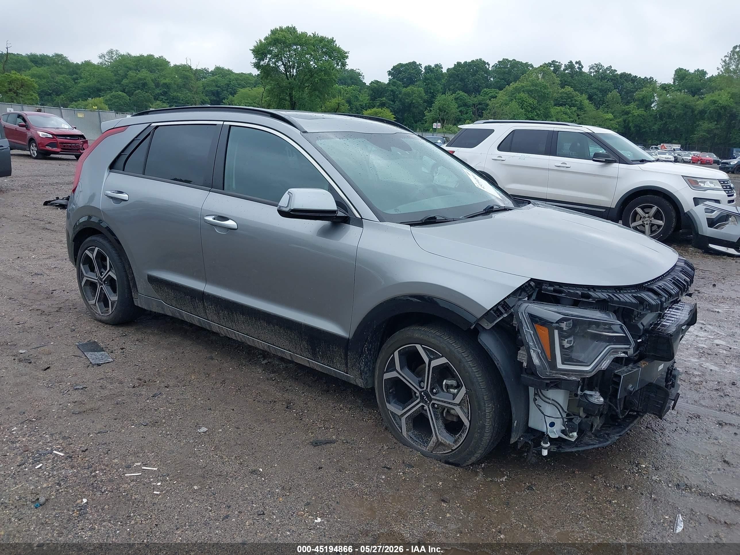 2023 Kia Niro SX Touring, VIN KNDCT3LE8P5059095 — Front end