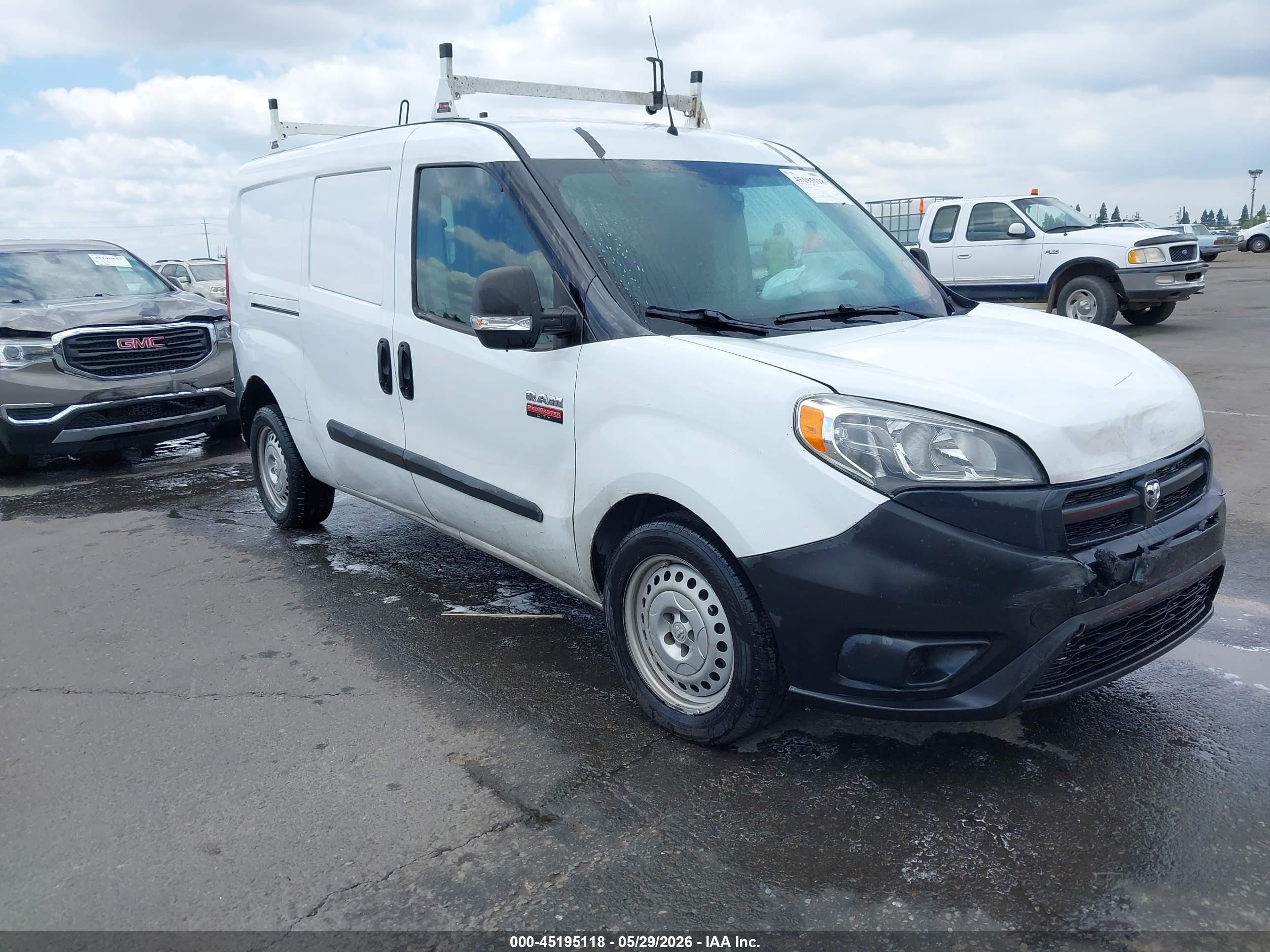 2016 Ram ProMaster City Cargo Tradesman, VIN ZFBERFAT9G6B86853 — Front end