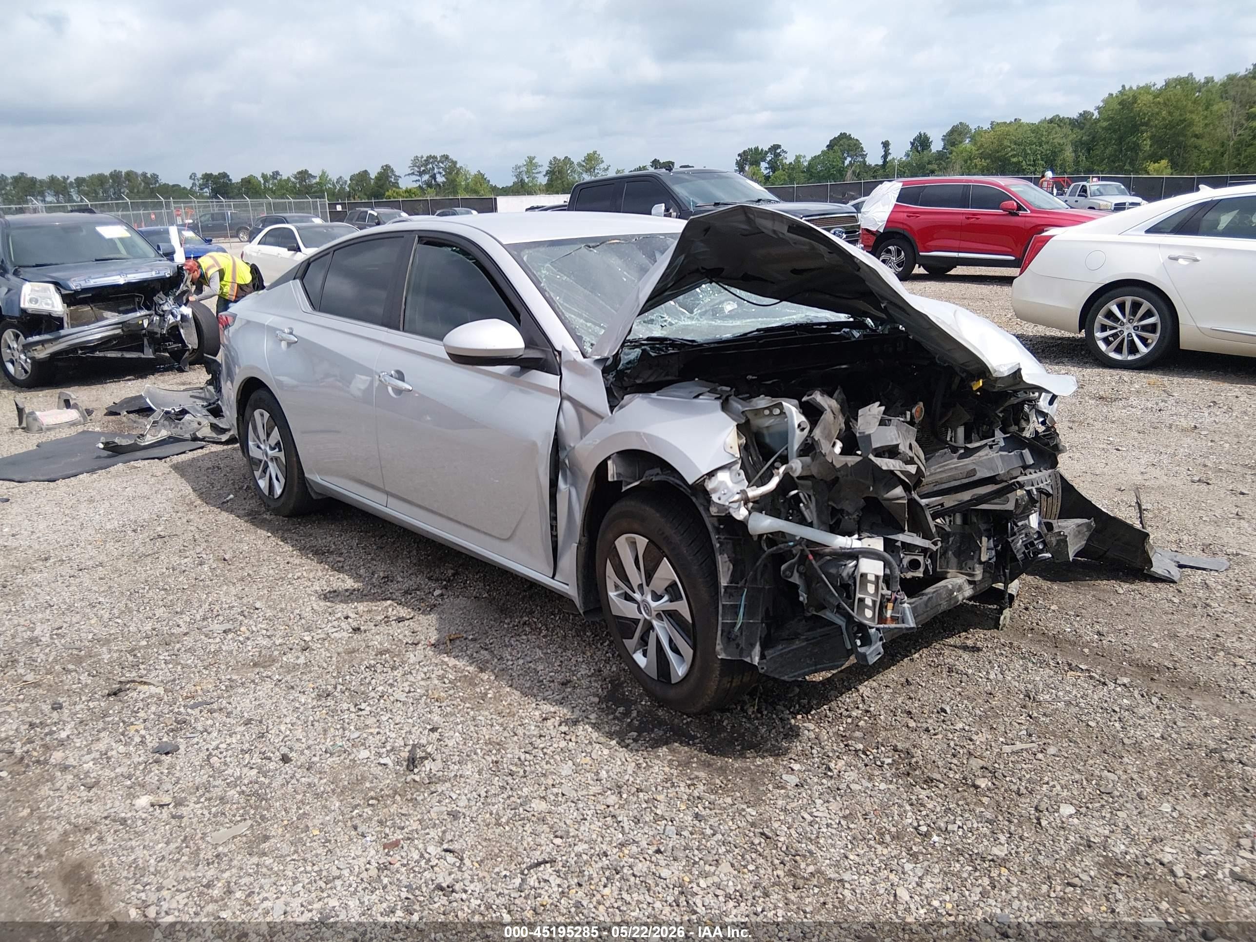 2023 Nissan Altima S, VIN 1N4BL4BV8PN403498 — Front end
