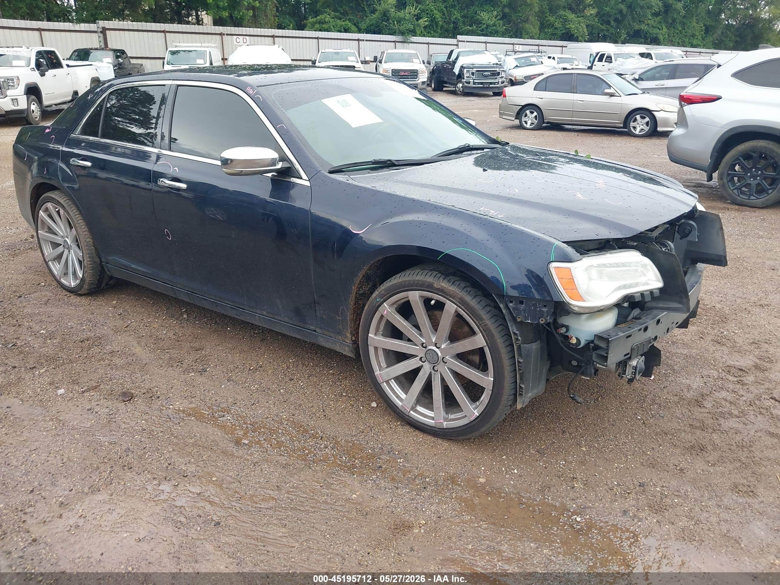 2011 Chrysler 300 C, VIN 2C3CA6CT4BH524595 — Front end