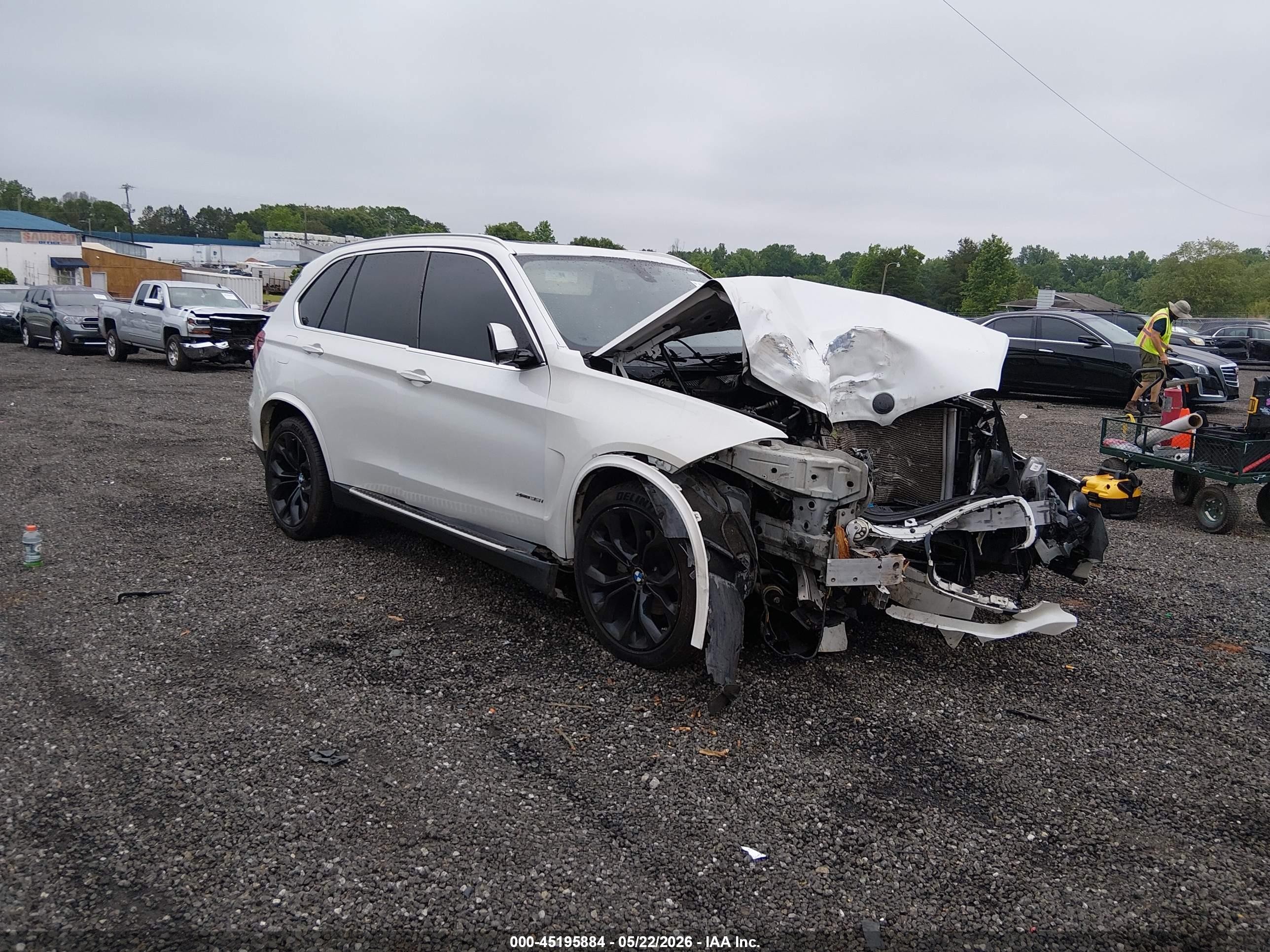 2015 BMW X5 xDrive35i, VIN 5UXKR0C55F0K62092 — Front end