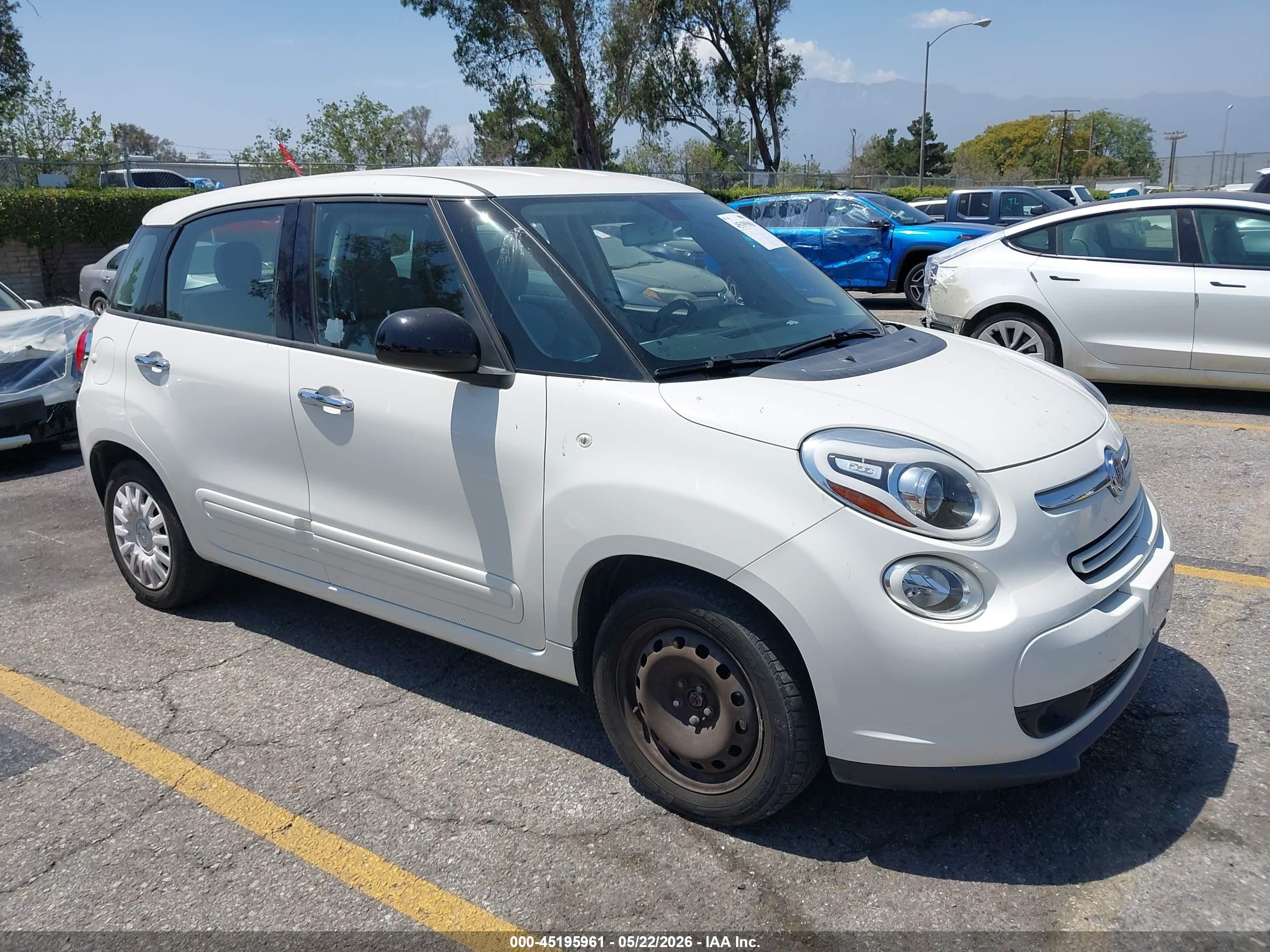 2014 FIAT 500L Pop, VIN ZFBCFAAH6EZ012181 — Rear end