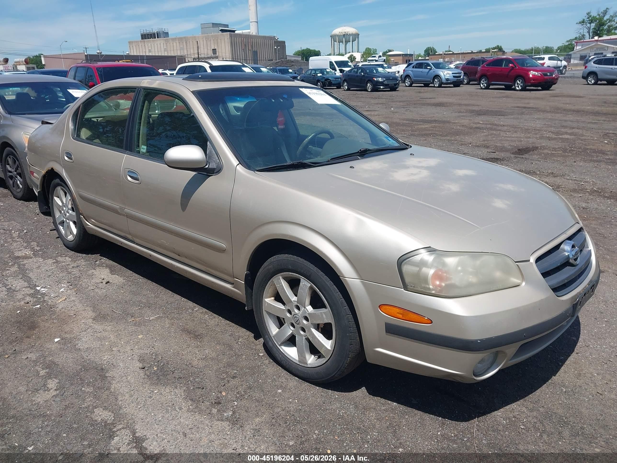 2002 Nissan Maxima SE, VIN JN1DA31A22T318102 — Перед