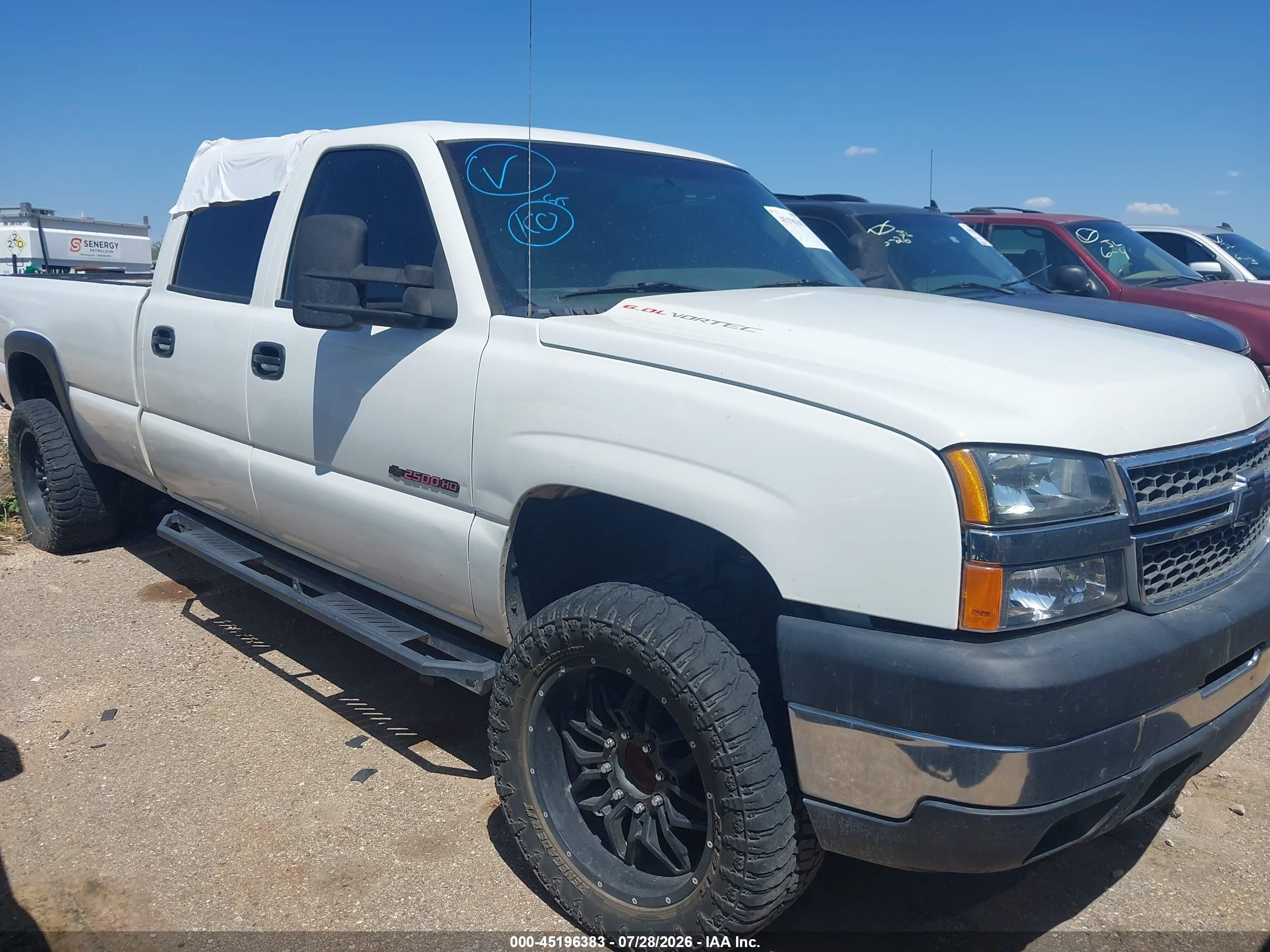 2006 Chevrolet Silverado 2500HD Work Truck, VIN 1GCHC23U76F145501 — Front end