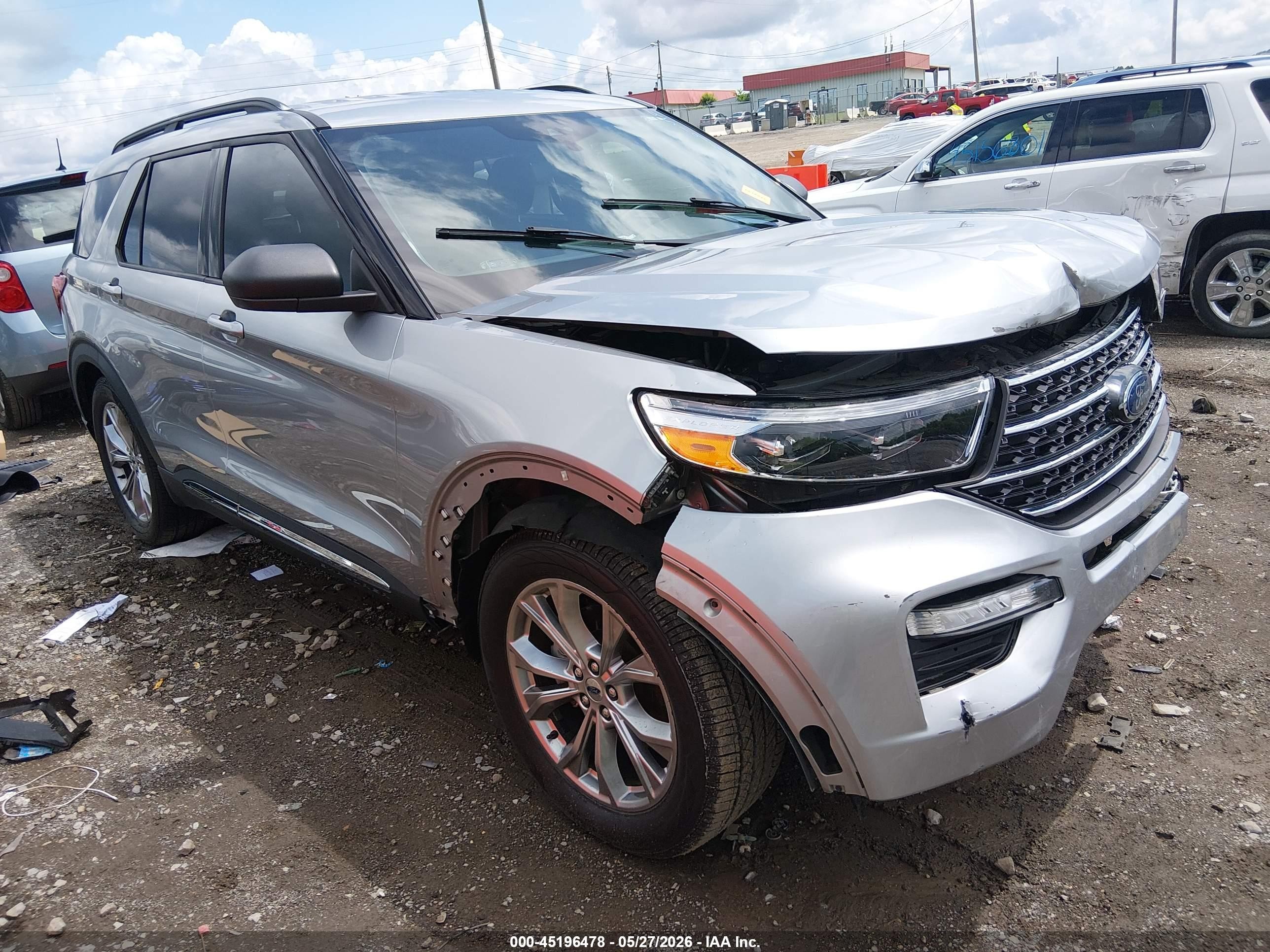 2020 Ford Explorer XLT, VIN 1FMSK7DH3LGB80304 — Front end