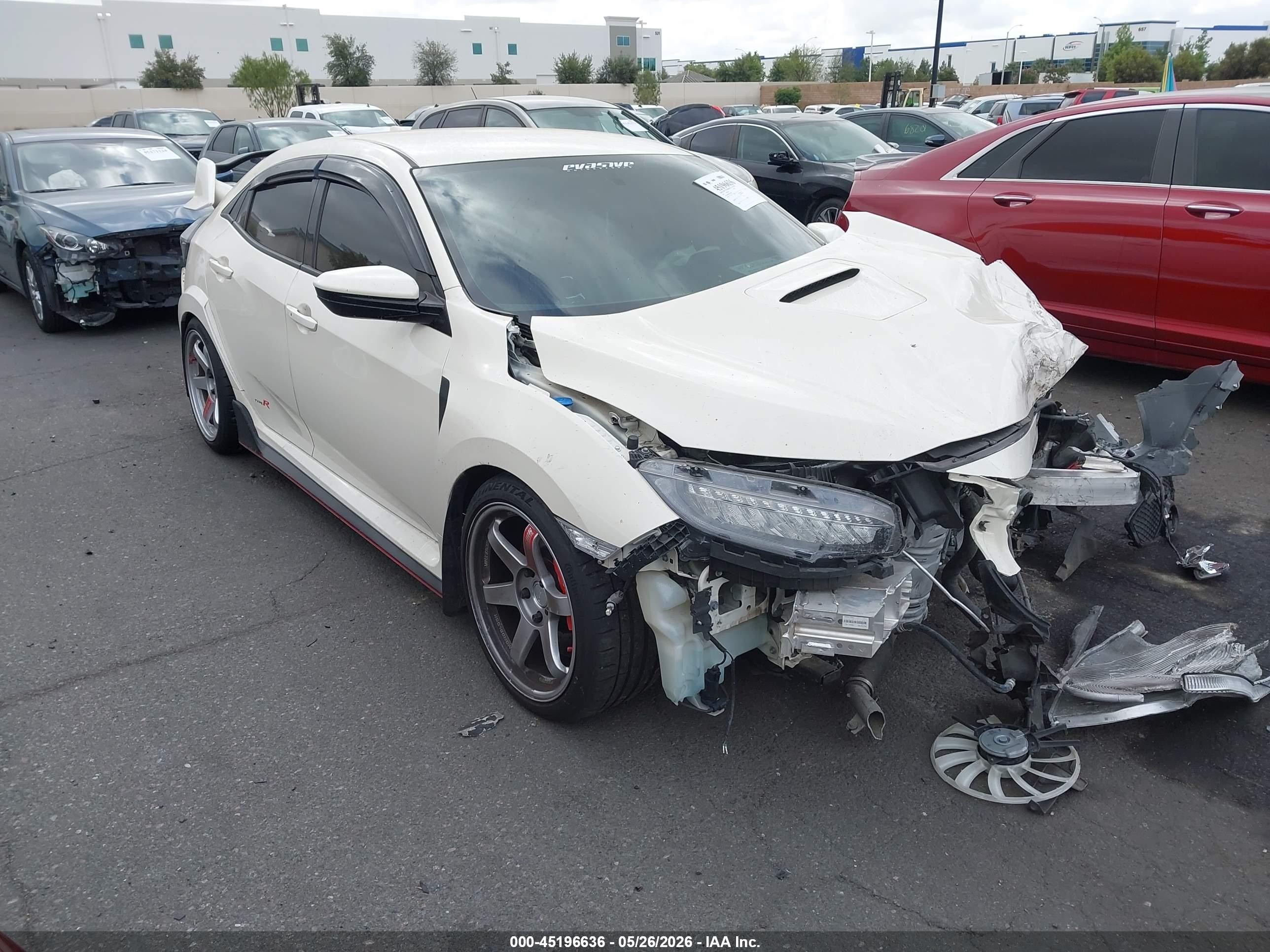 2017 Honda Civic Type R Touring, VIN SHHFK8G78HU201940 — Front end