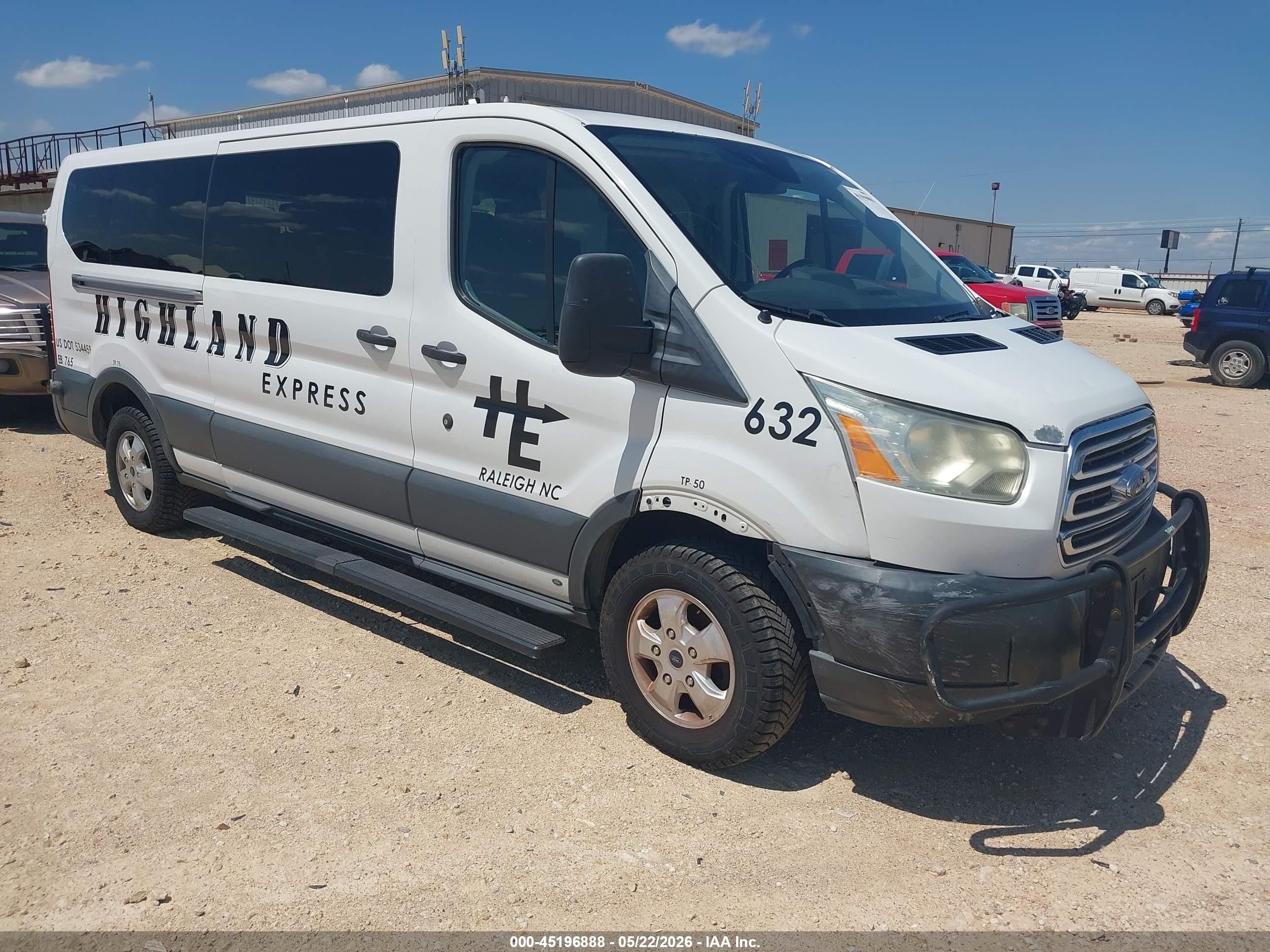 2017 Ford Transit XLT, VIN 1FBZX2YM8HKA47271 — Зад