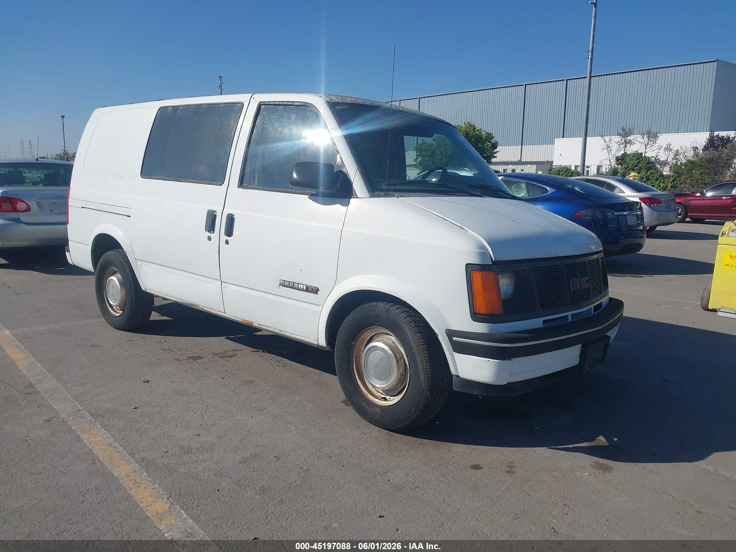 1991 GMC Safari, VIN 1GTDM19Z1MB516133 — Normal wear