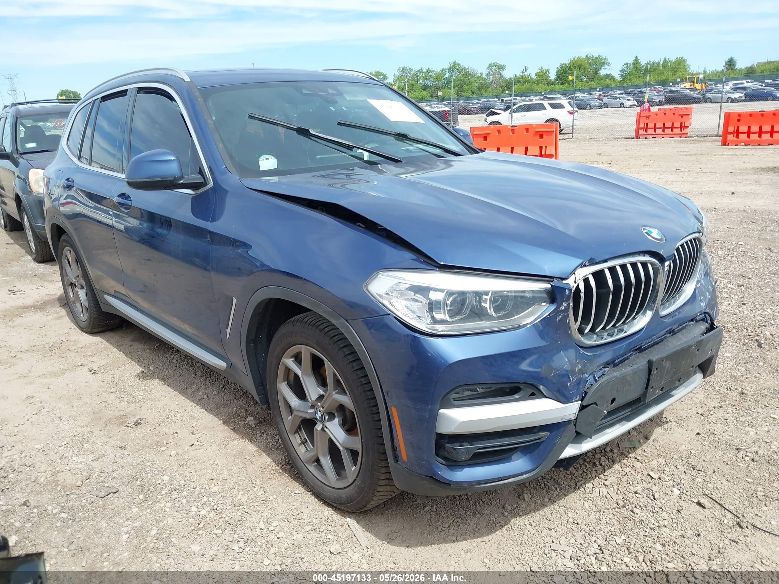 2021 BMW X3 xDrive30e, VIN 5UXTS1C03M9H13227 — Front end