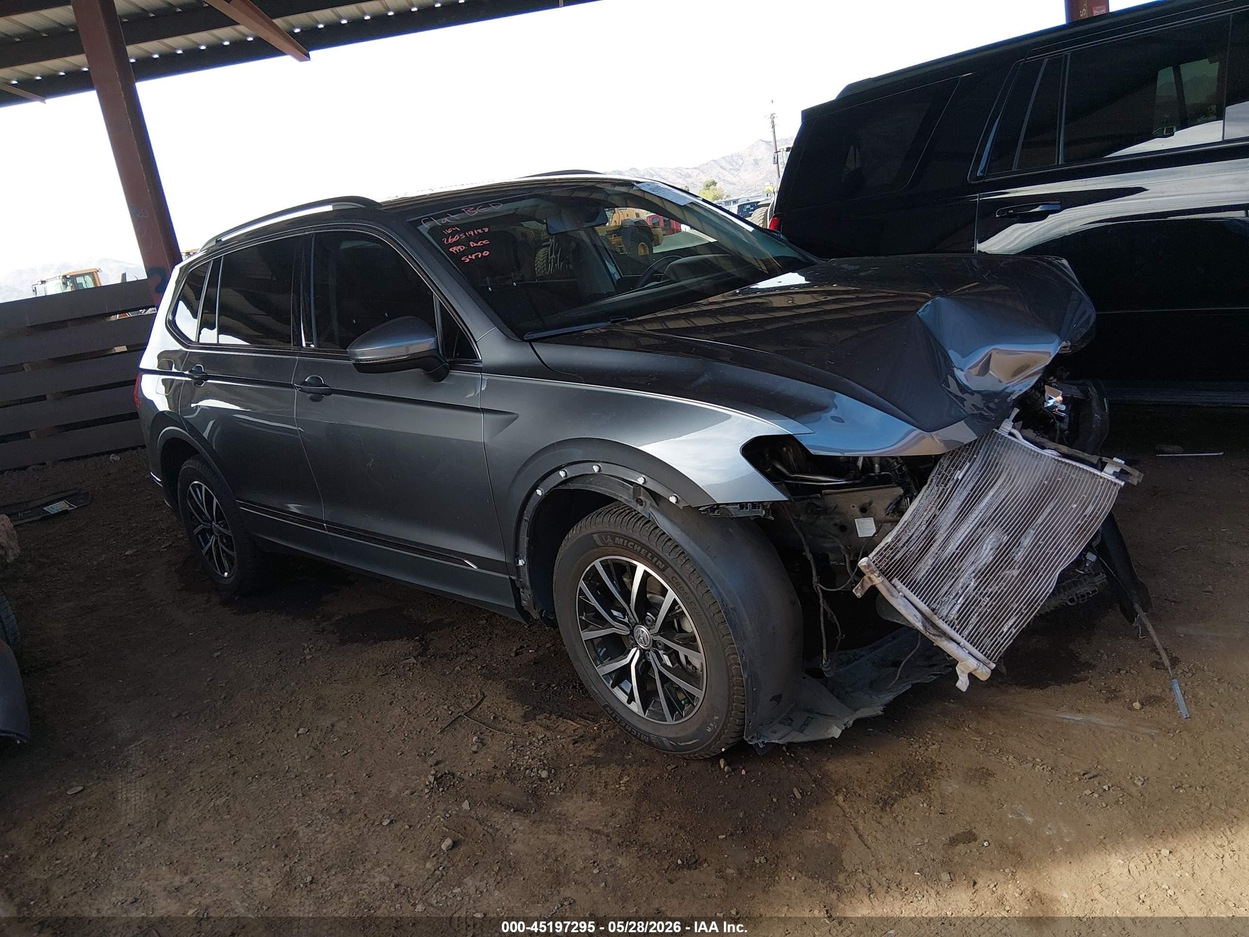 2021 Volkswagen Tiguan SE, VIN 3VV3B7AX4MM095470 — Front end