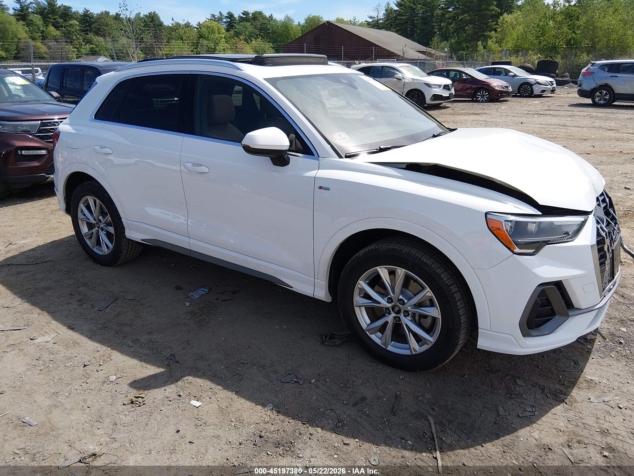 2022 Audi Q3 S line Premium, VIN WA1DECF37N1027911 — Перед