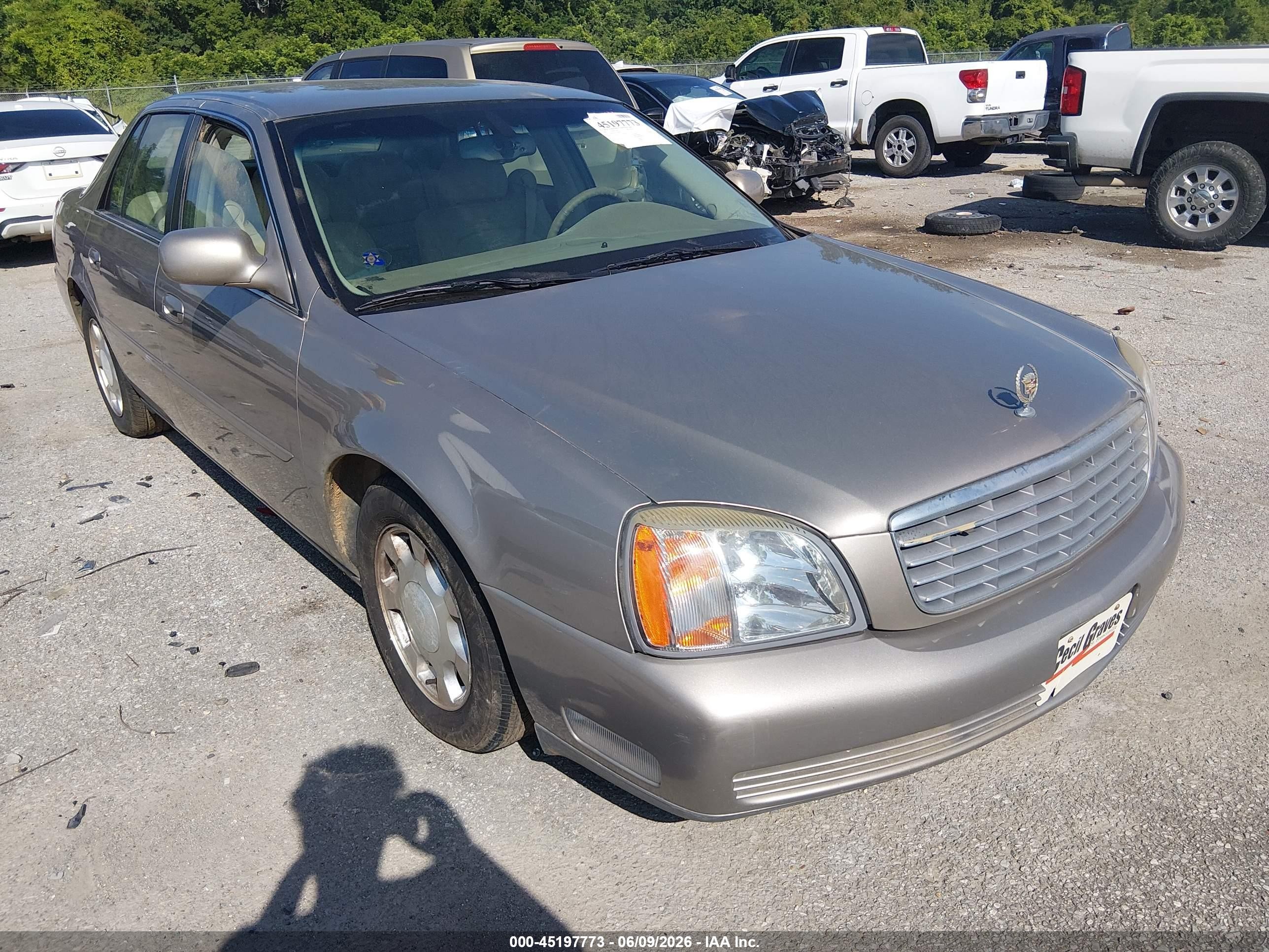 2001 Cadillac DeVille, VIN 1G6KD54Y31U181604 — Normal wear