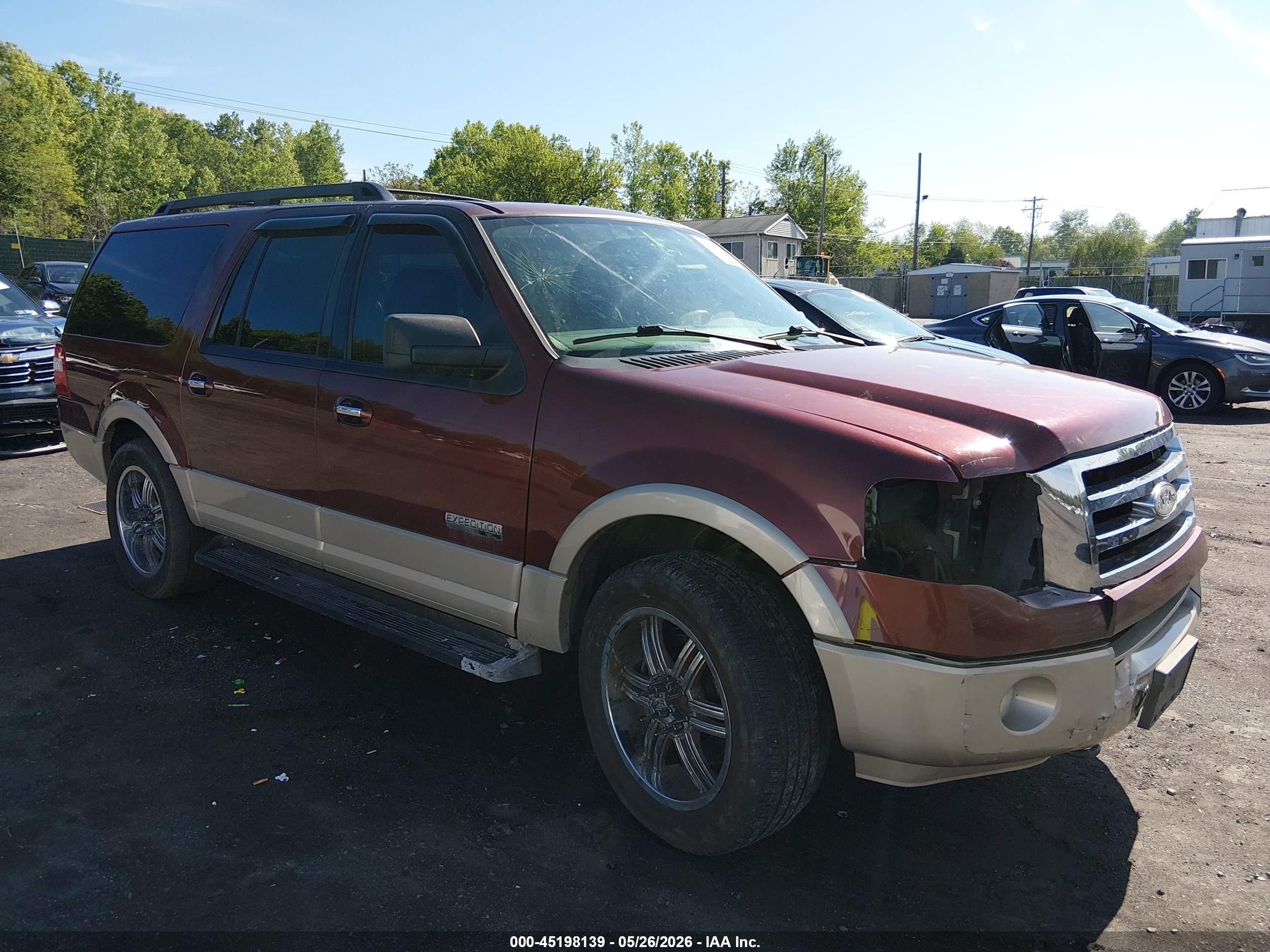 2007 Ford Expedition Max Eddie Bauer, VIN 1FMFK185X7LA31836 — Front end