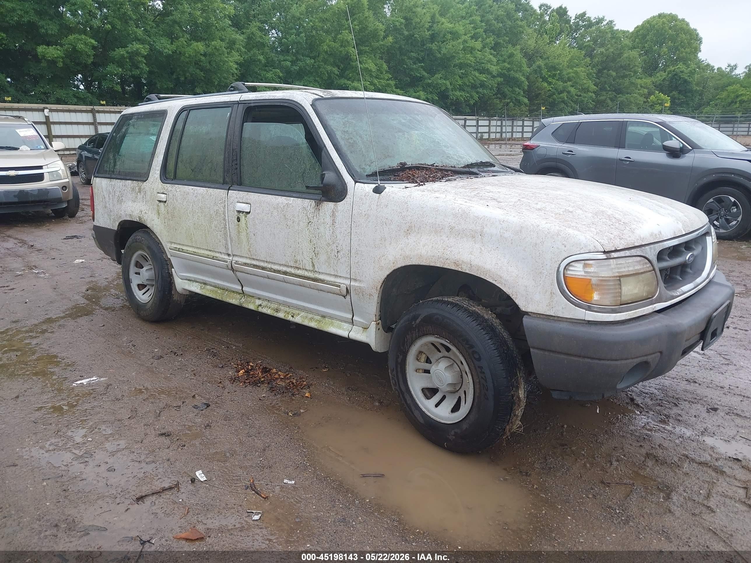 2000 Ford Explorer XL, VIN 1FMZU71X8YUB43925 — Normal wear