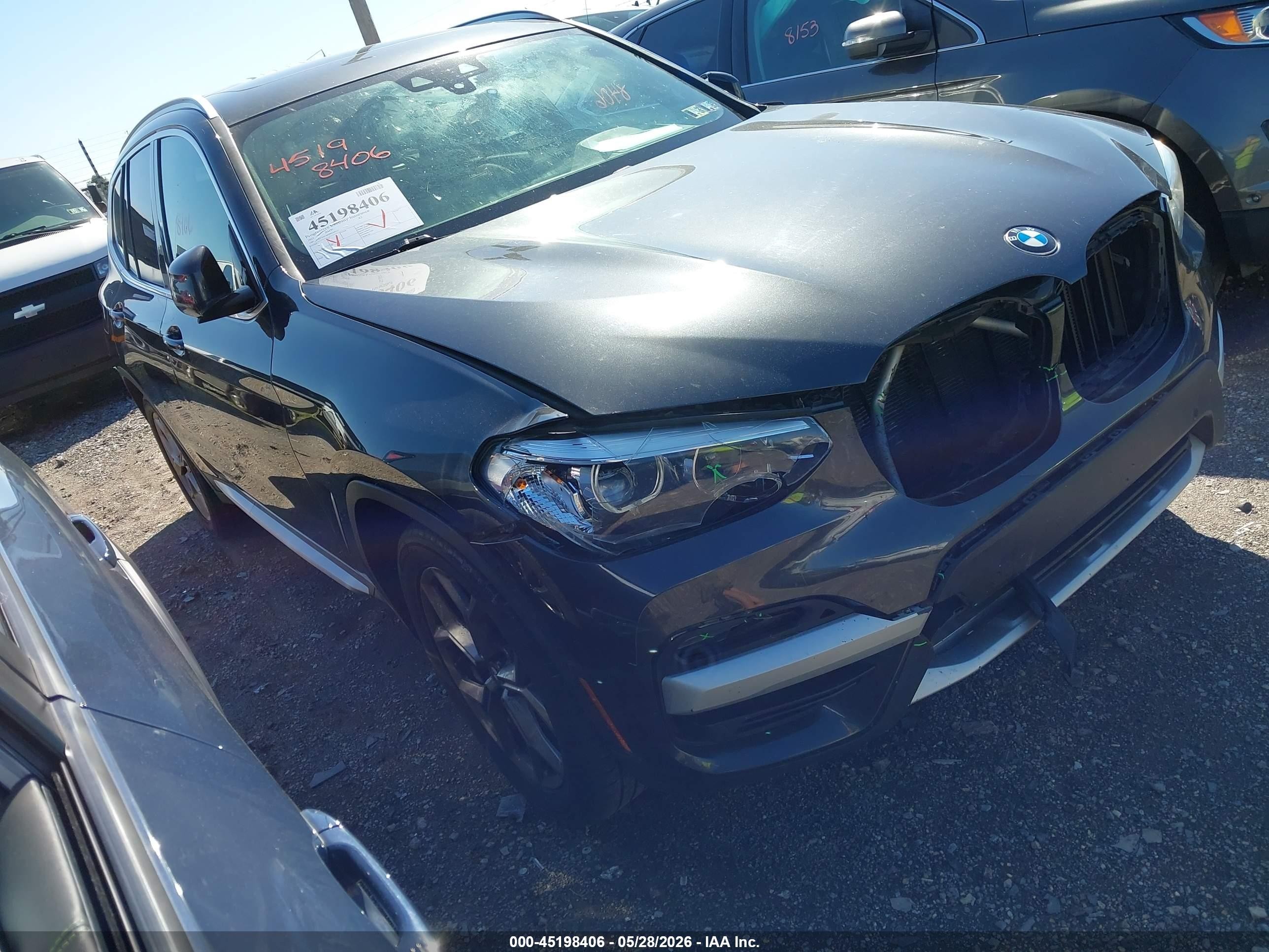 2021 BMW X3 xDrive30i, VIN 5UXTY5C08M9G40121 — Front end