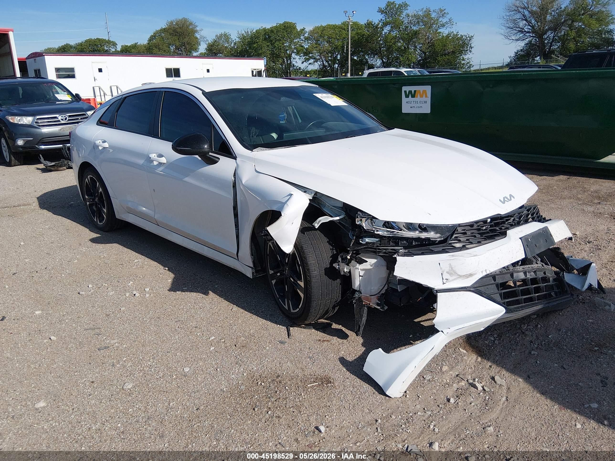 2022 Kia K5 GT-Line, VIN 5XXG64J22NG083702 — Front end