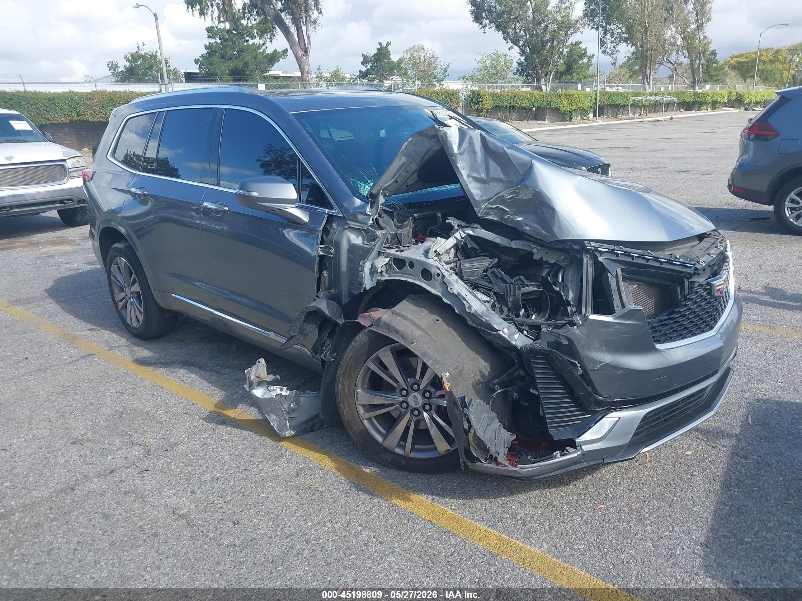2022 Cadillac XT6 Premium Luxury, VIN 1GYKPCRS0NZ102566 — Front end