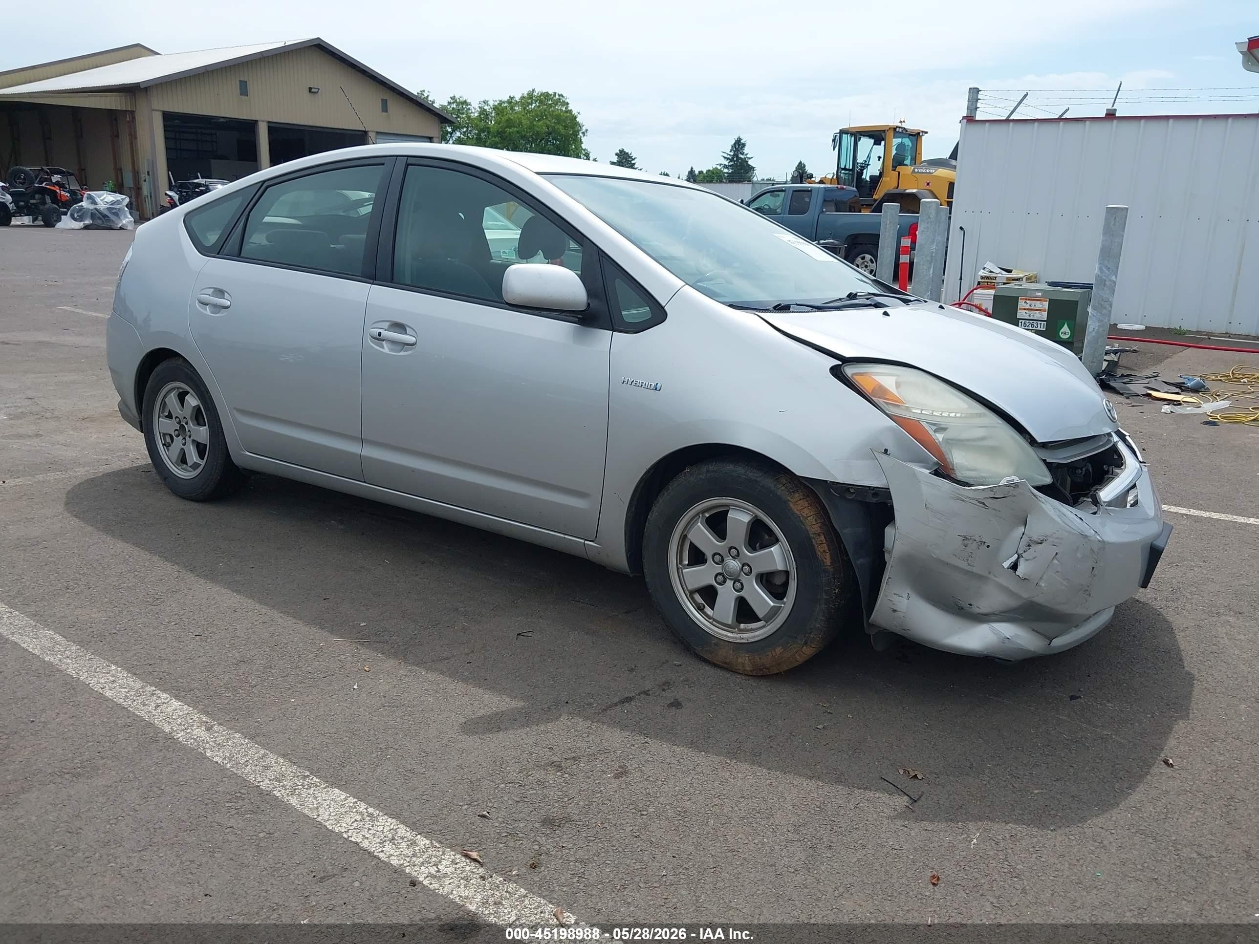 2008 Toyota Prius Touring, VIN JTDKB20U887796579 — Front end