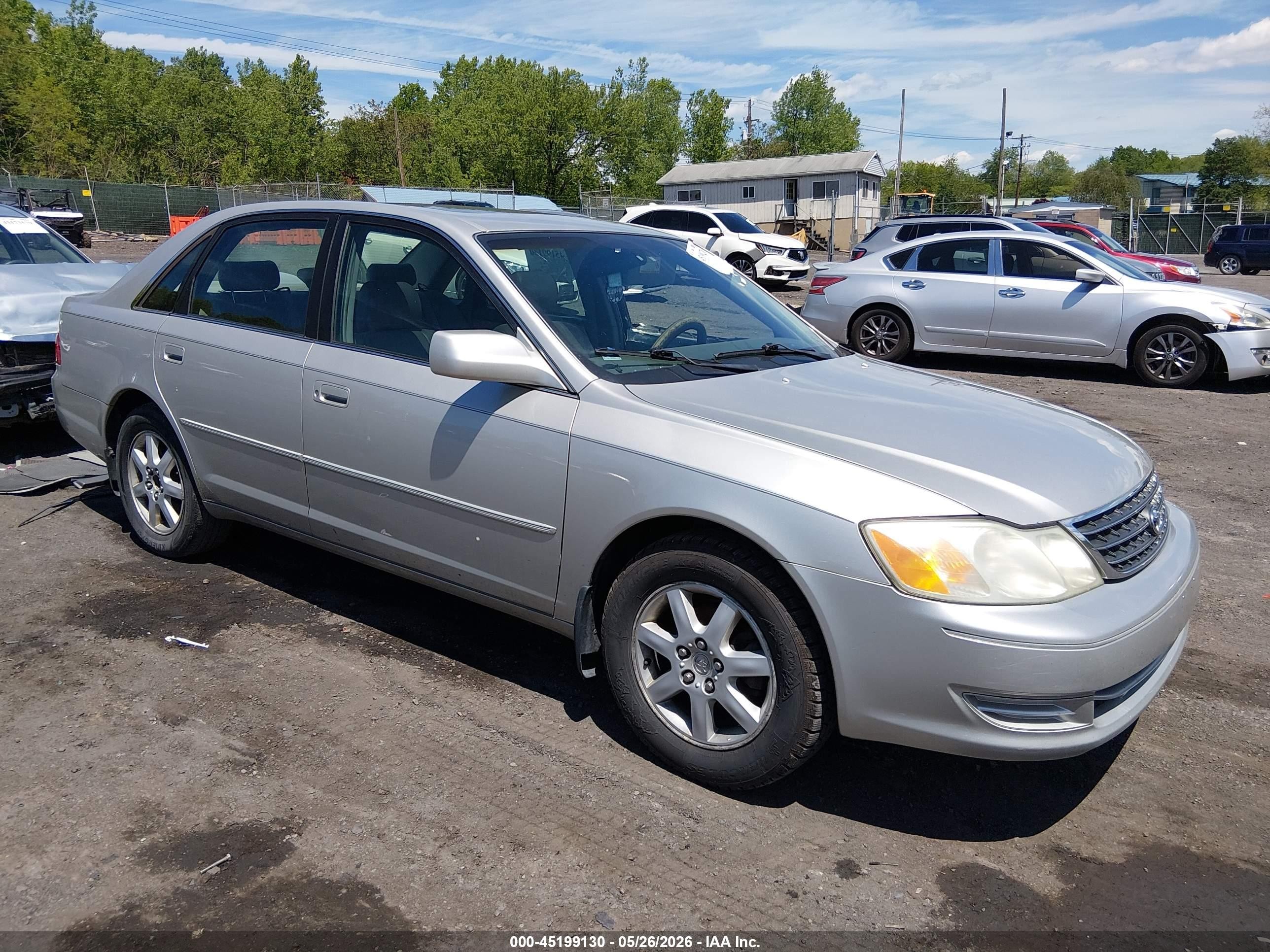 2004 Toyota Avalon XLS, VIN 4T1BF28B84U372687 — Side