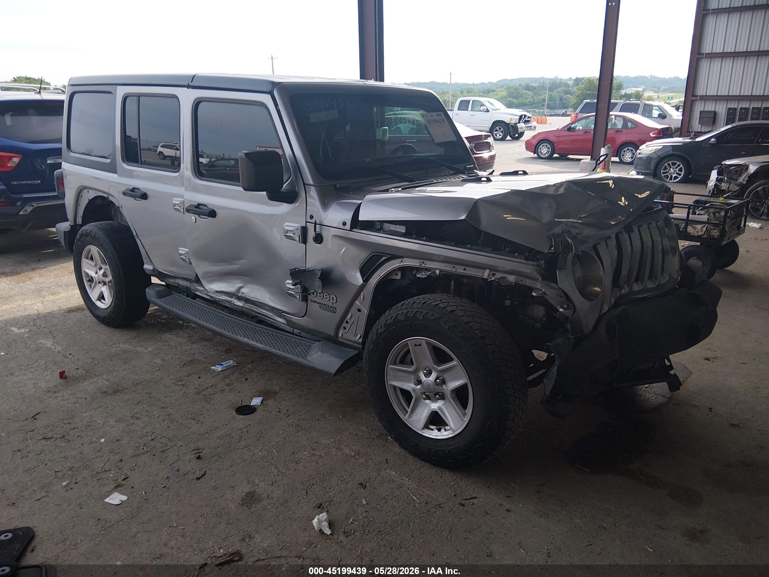 2018 Jeep Wrangler Unlimited Sport, VIN 1C4HJXDG2JW318300 — Front end