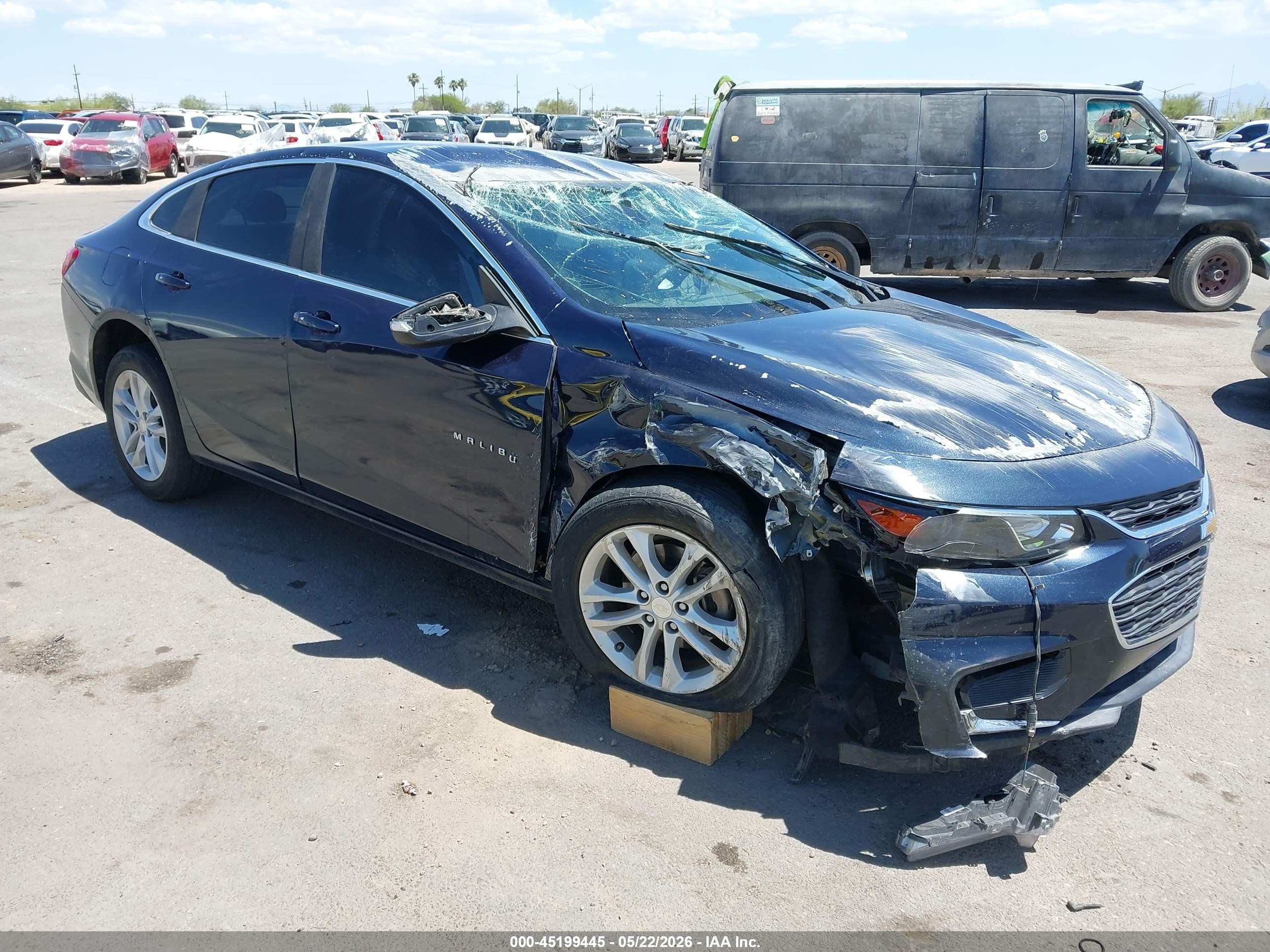 2016 Chevrolet Malibu LT, VIN 1G1ZE5ST0GF222034 — Front end