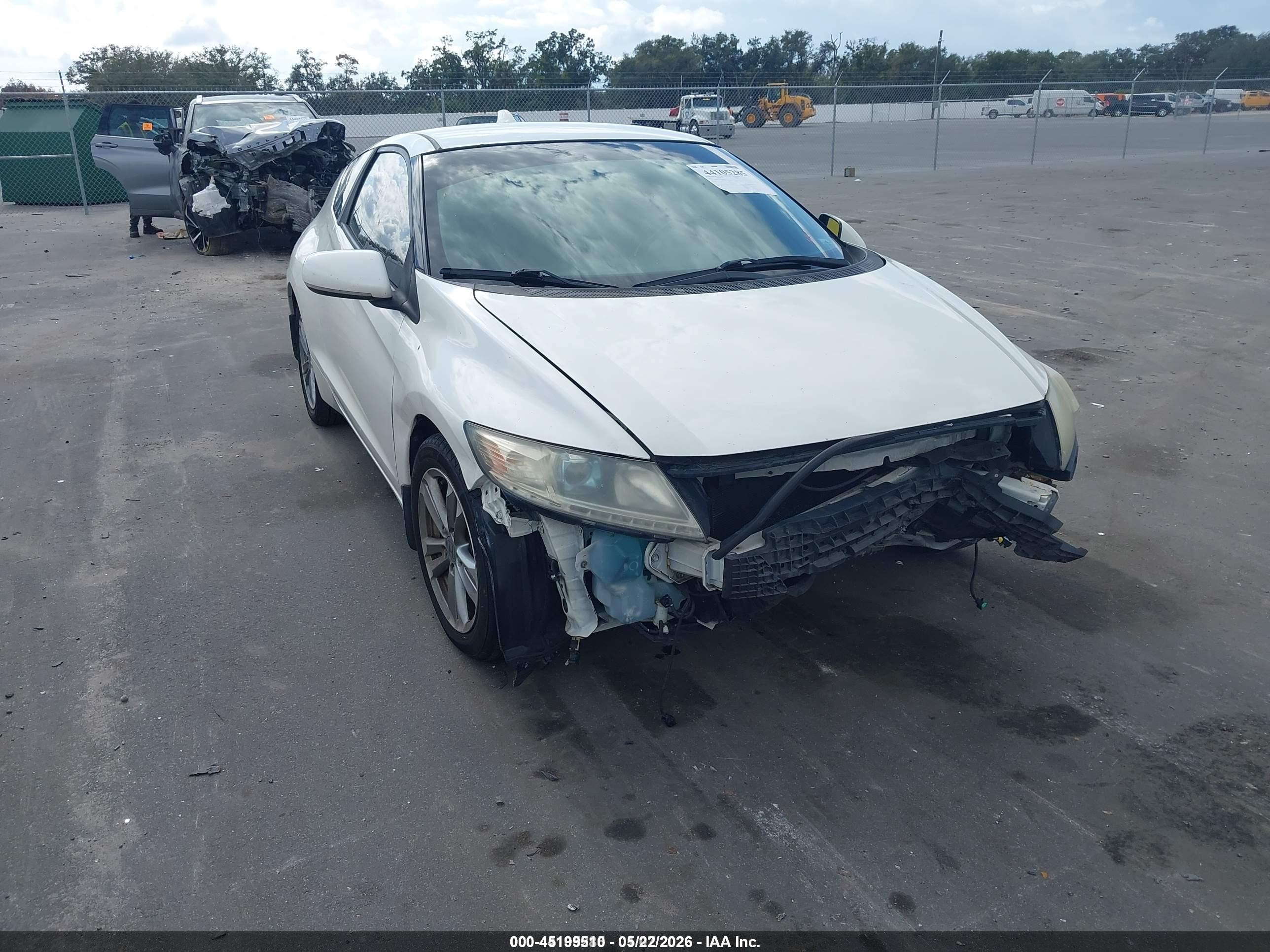 2013 Honda CR-Z EX, VIN JHMZF1D67DS001455 — Front end