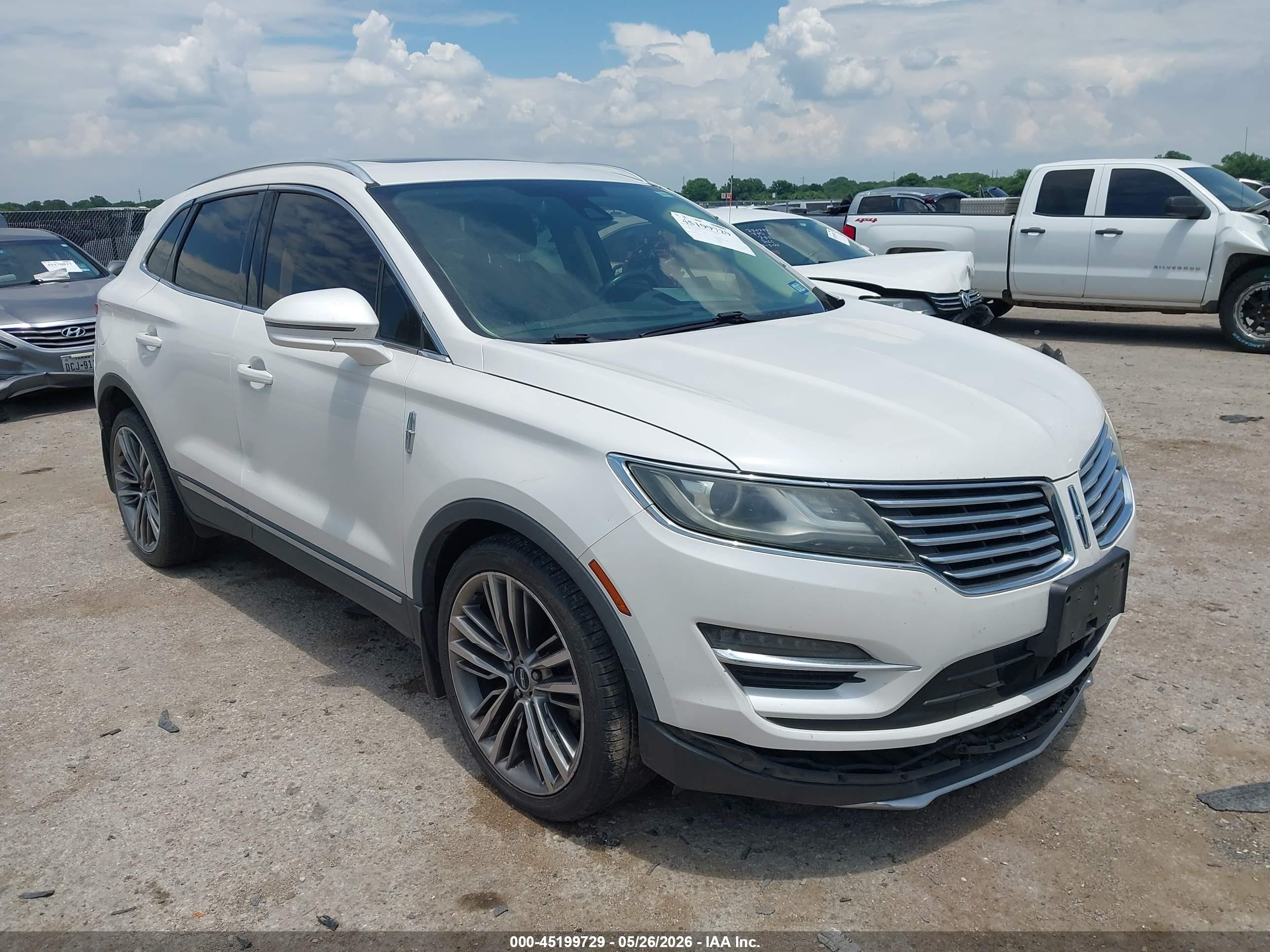 2015 Lincoln MKC, VIN 5LMCJ1A94FUJ29303 — Перед