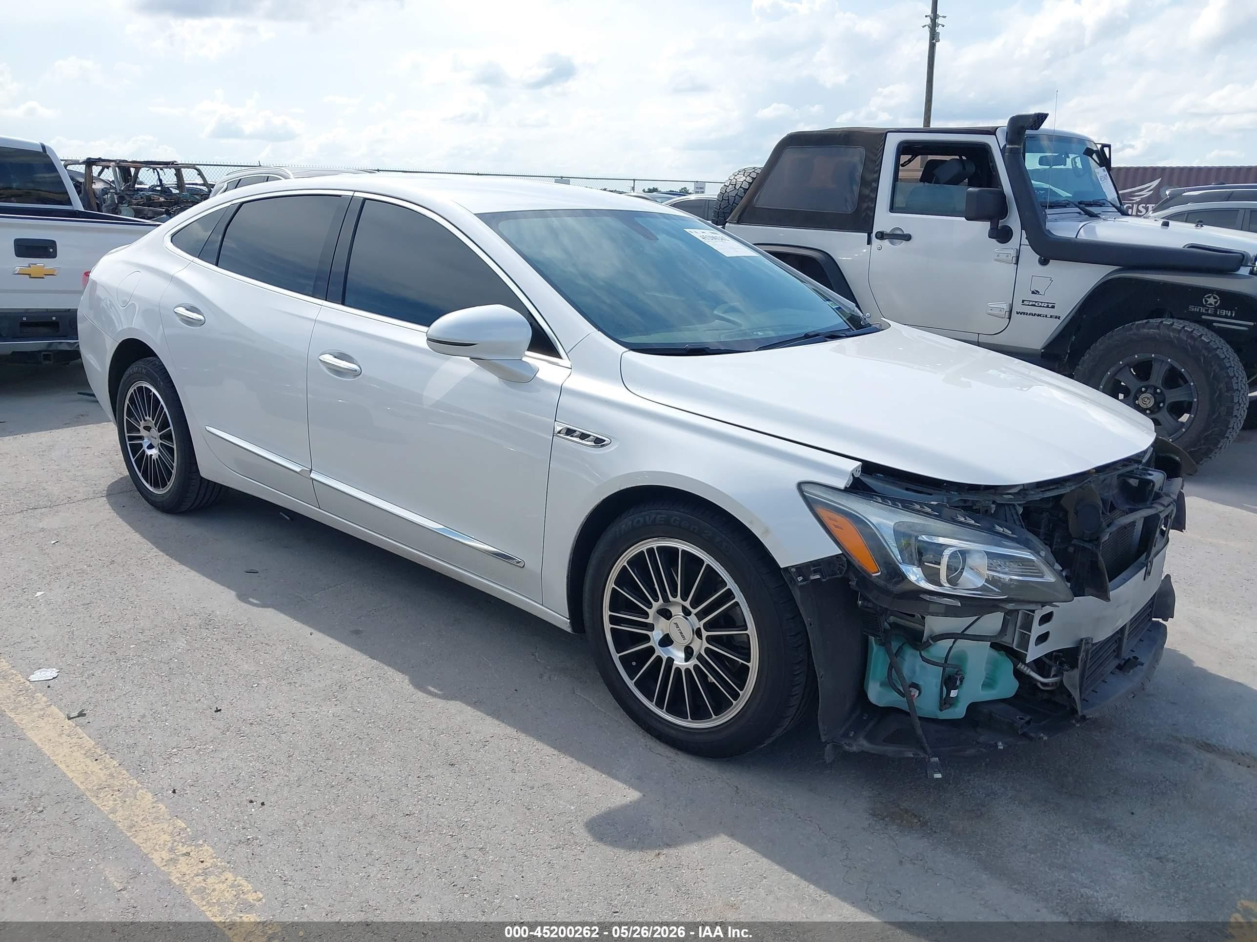 2019 Buick LaCrosse Essence, VIN 1G4ZP5SS6KU125879 — Перед