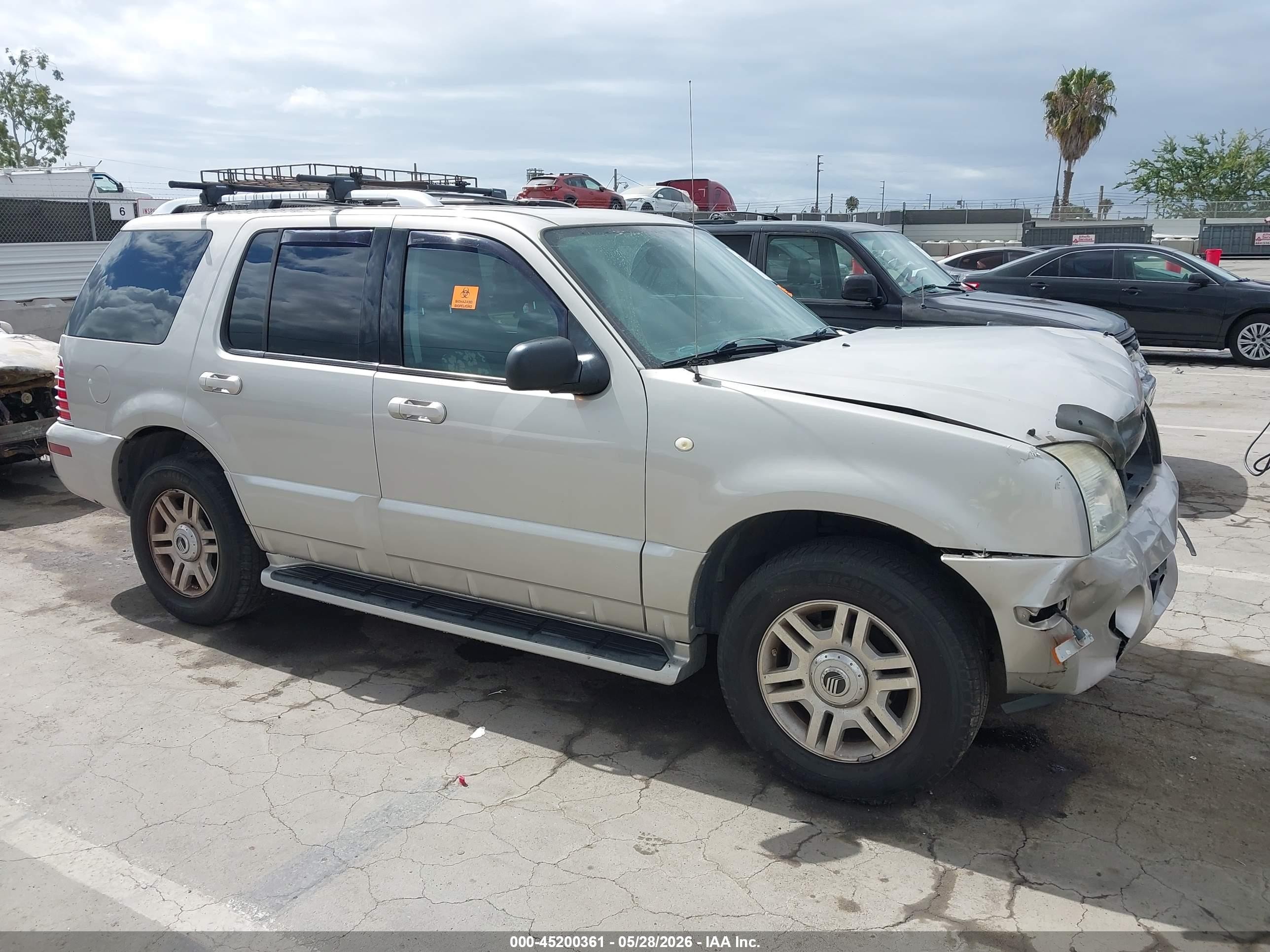 2004 Mercury Mountaineer Convenience, VIN 4M2DU86W34ZJ45691 — Front end