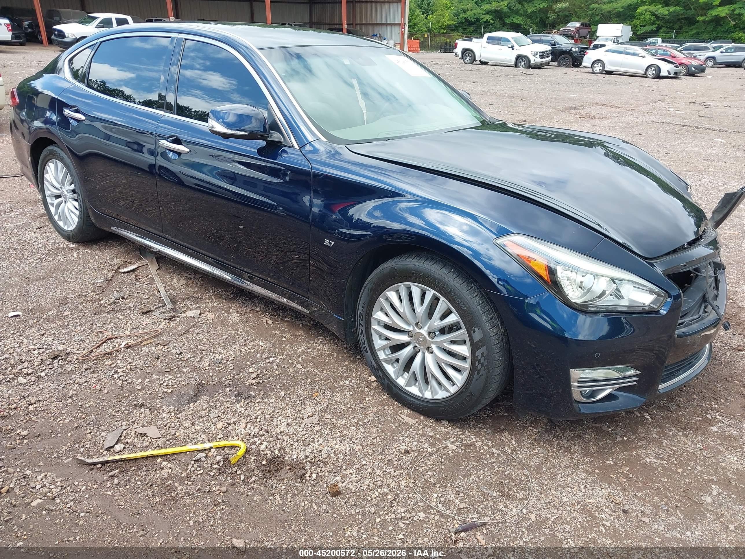 2019 Infiniti Q70 Luxe, VIN JN1BY1PP1KM685554 — Front end