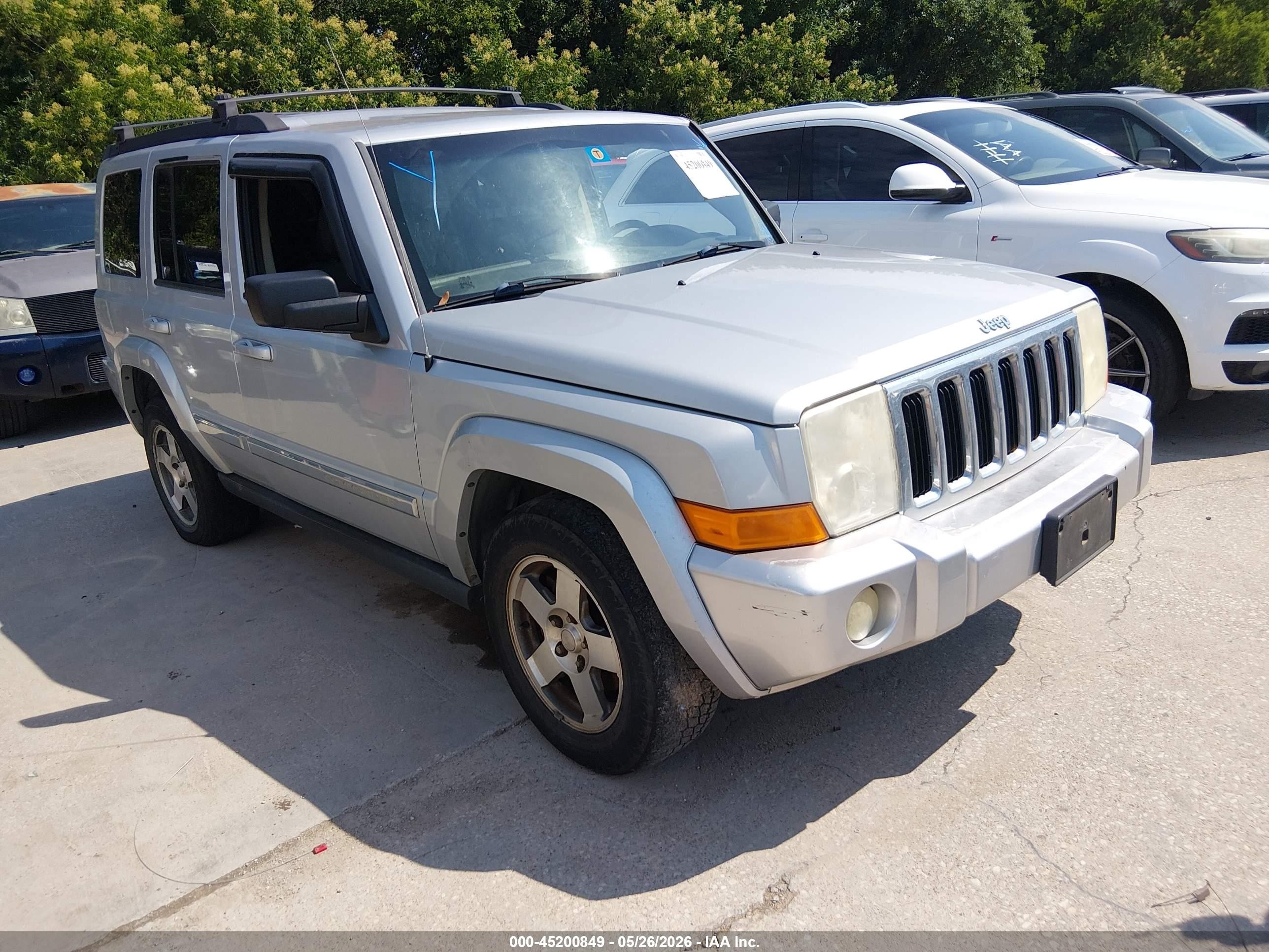 2010 Jeep Commander Sport, VIN 1J4RH4GK6AC159243 — Normal wear