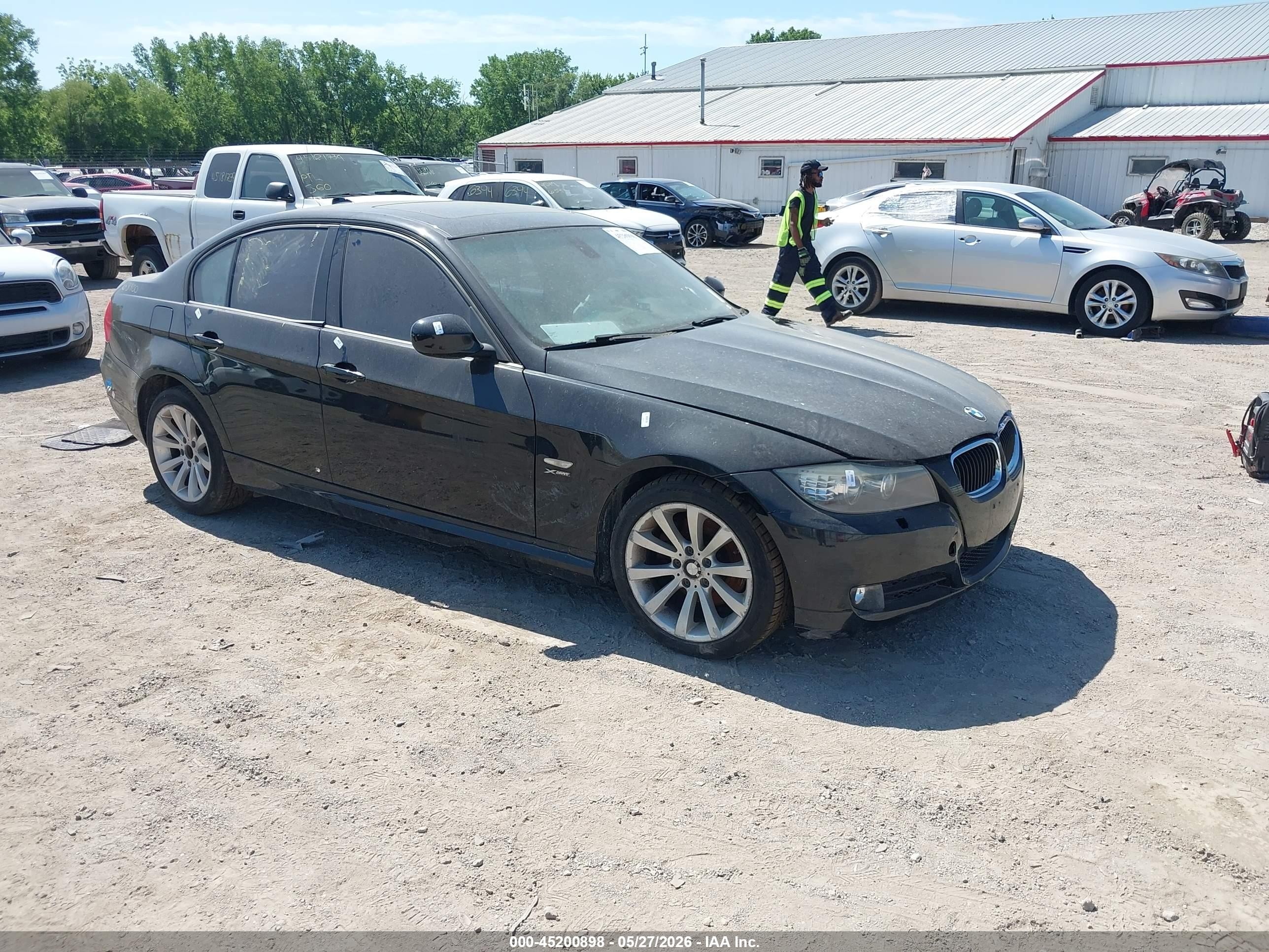 2011 BMW 3 Series 328i xDrive, VIN WBAPK5C54BF126839 — Side