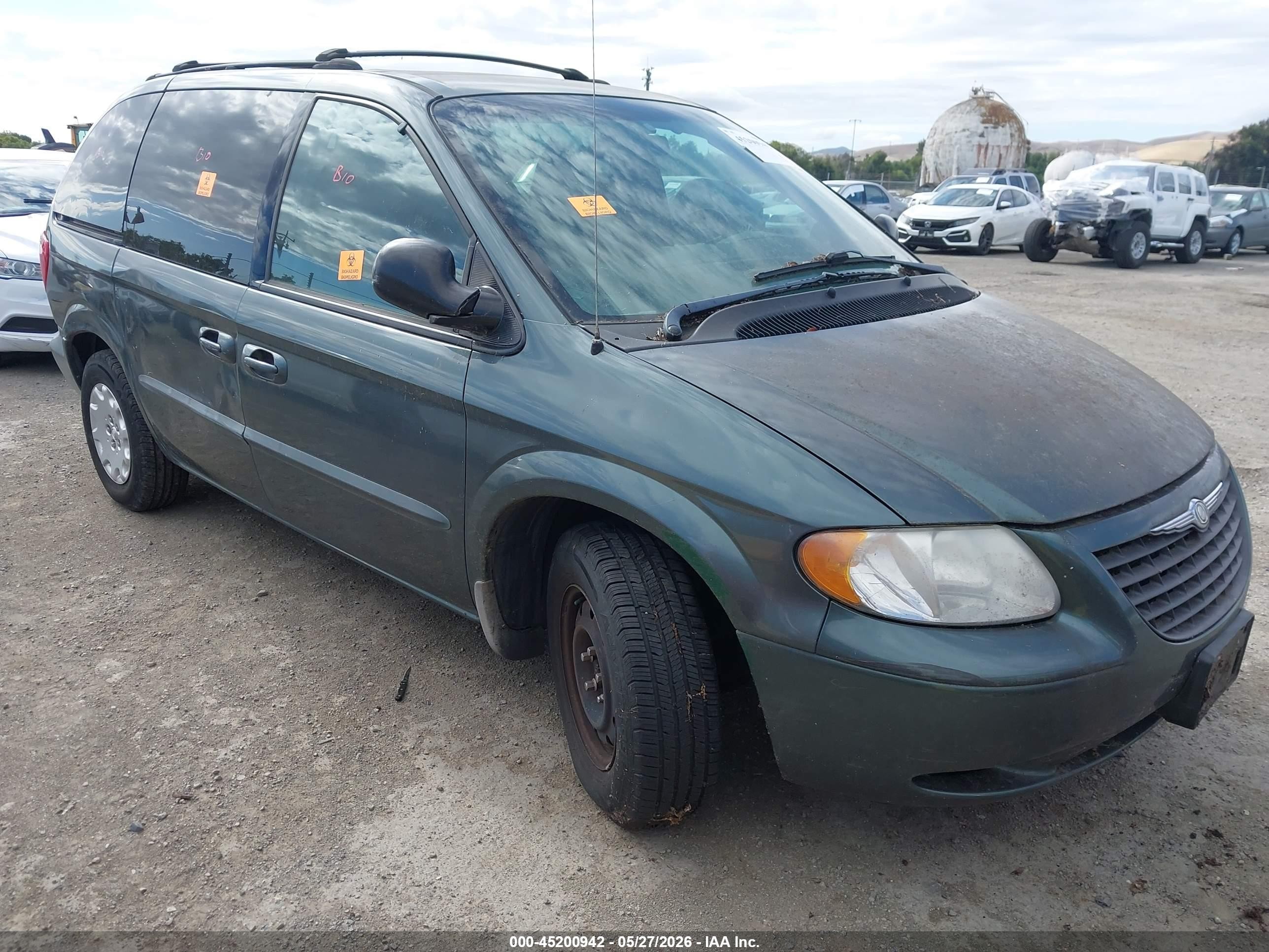 2004 Chrysler Town & Country, VIN 1C8GP45R34B579938 — Normal wear