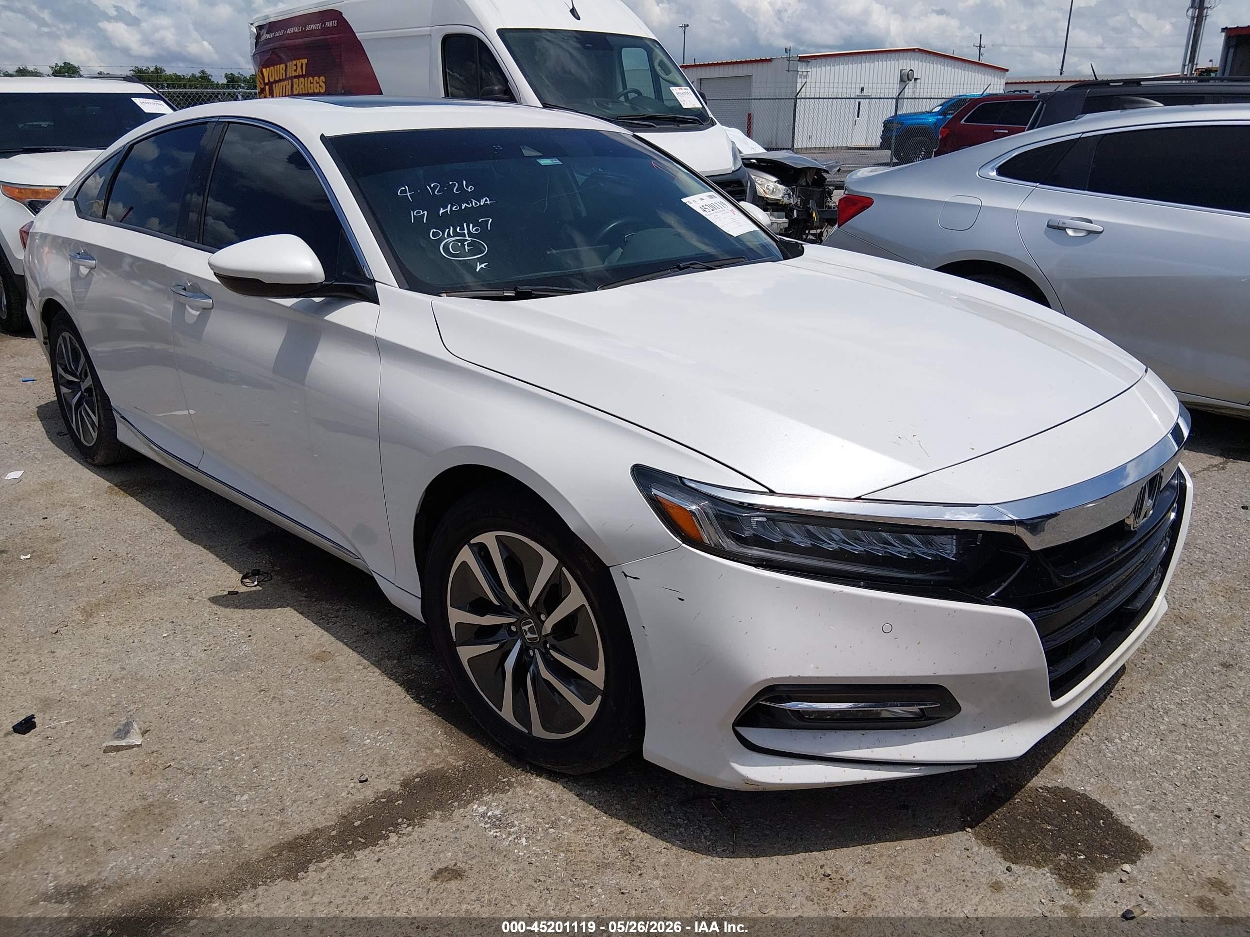 2019 Honda Accord Touring, VIN 1HGCV3F97KA011467 — Side