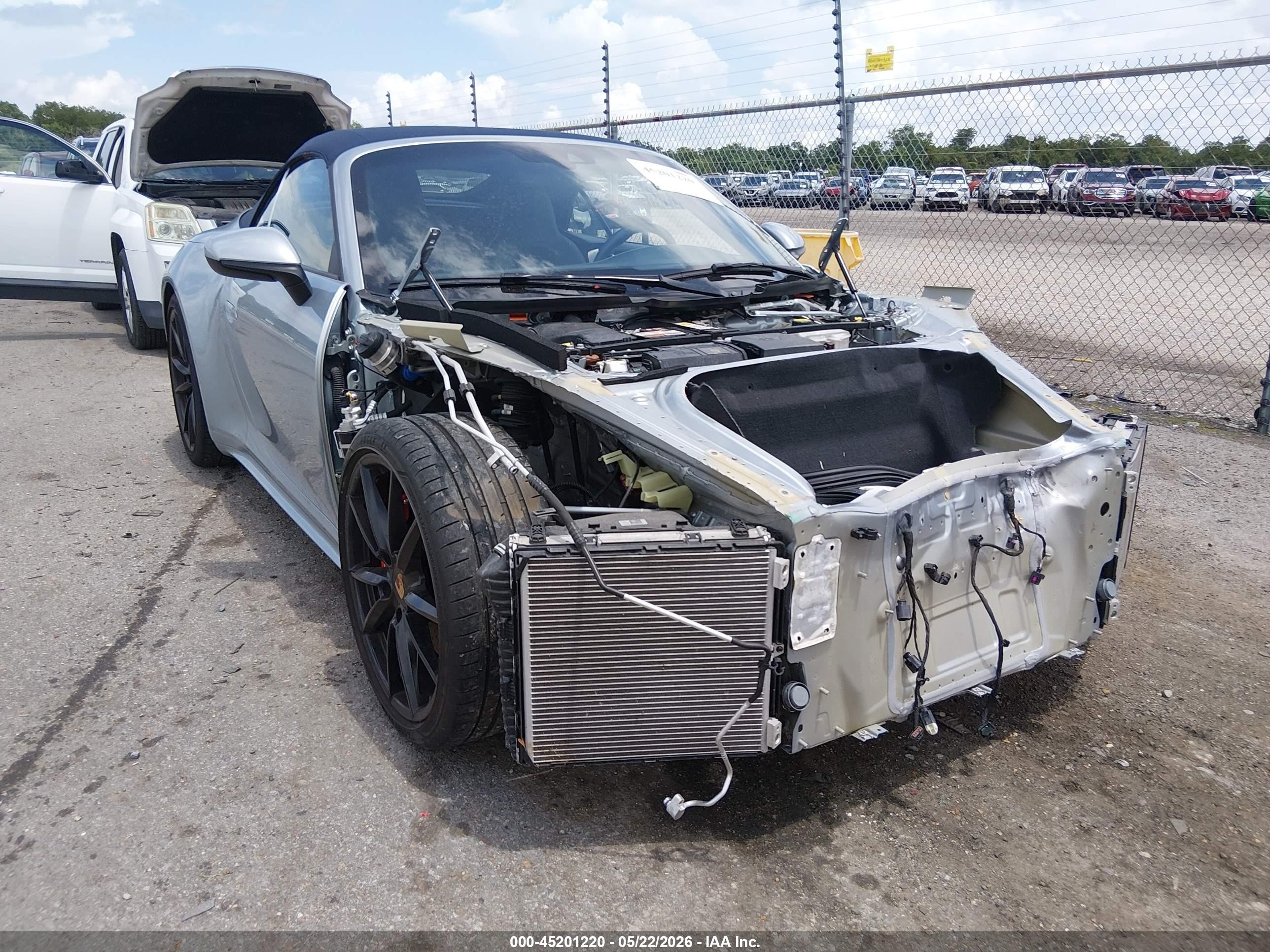 2020 Porsche 911 Carrera S, VIN WP0CB2A92LS263891 — Front end