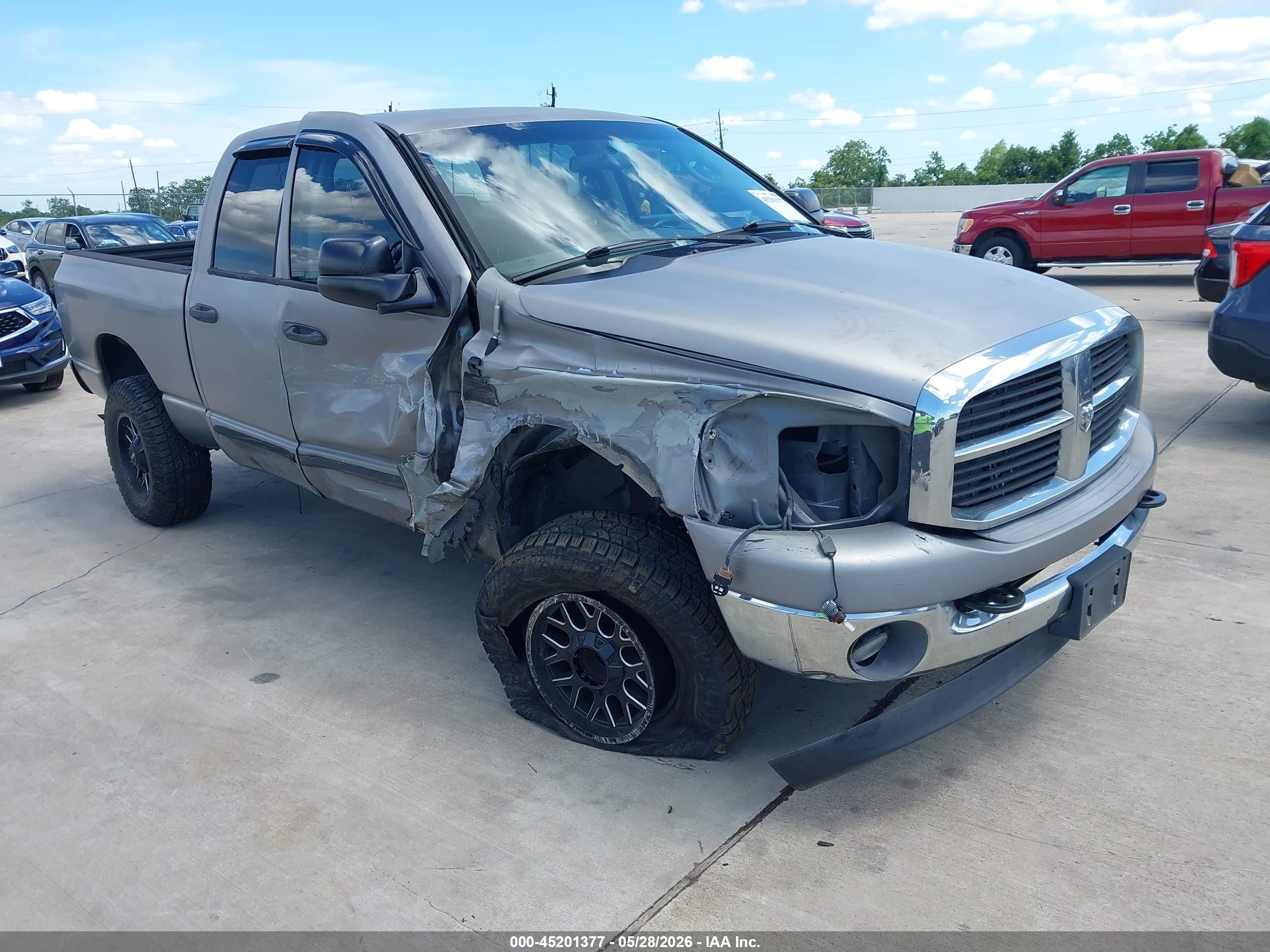 2006 Dodge 3500 SLT, VIN 3D7LX38C36G213432 — Side