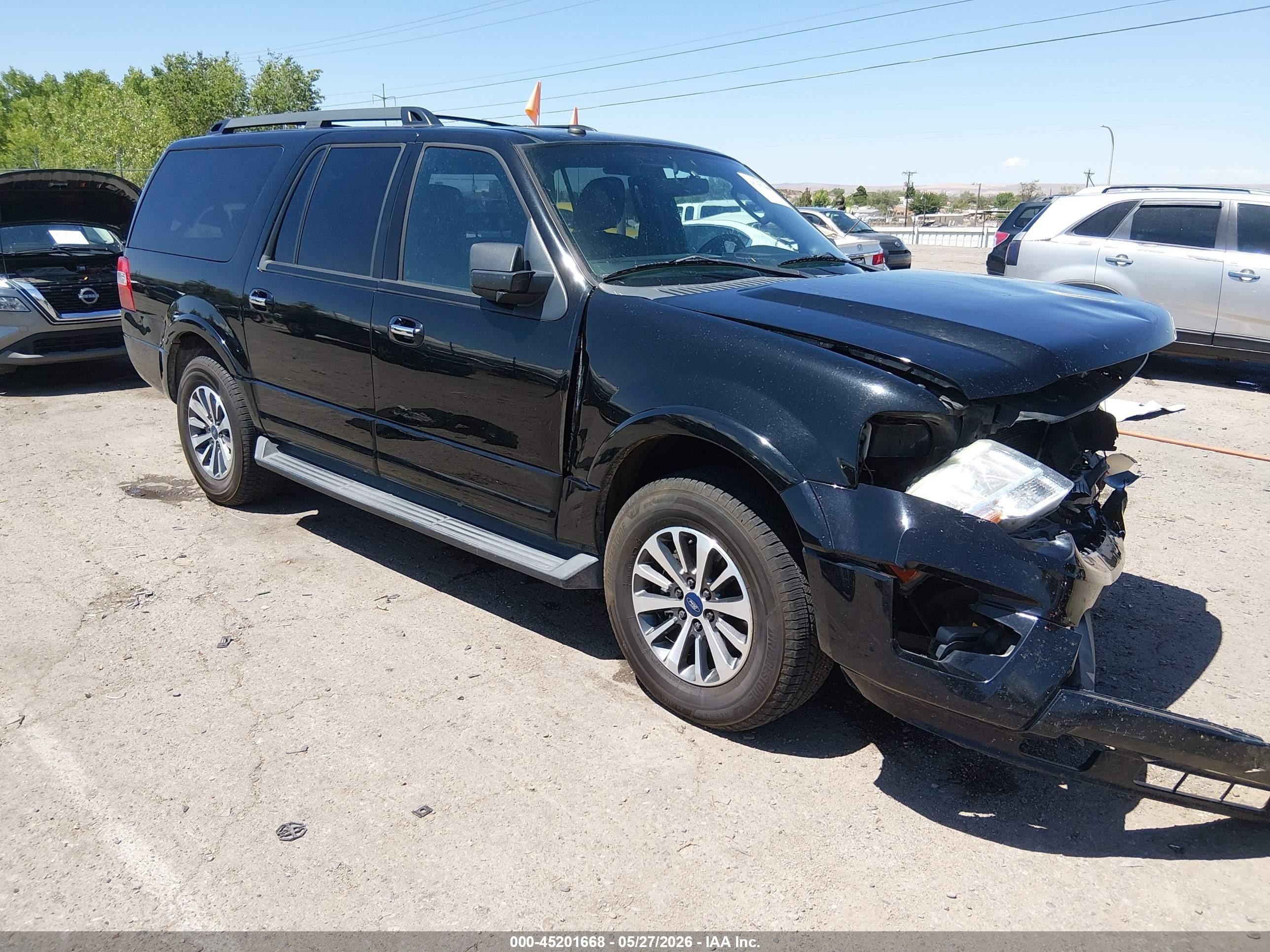 2017 Ford Expedition Max XLT, VIN 1FMJK1JT8HEA53262 — Front end