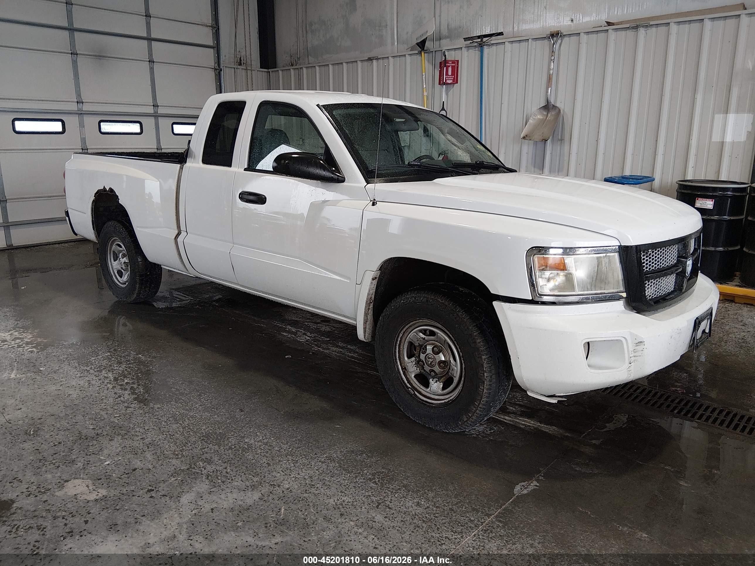 2011 Ram Dakota ST, VIN 1D7RE2BK0BS614269 — Side