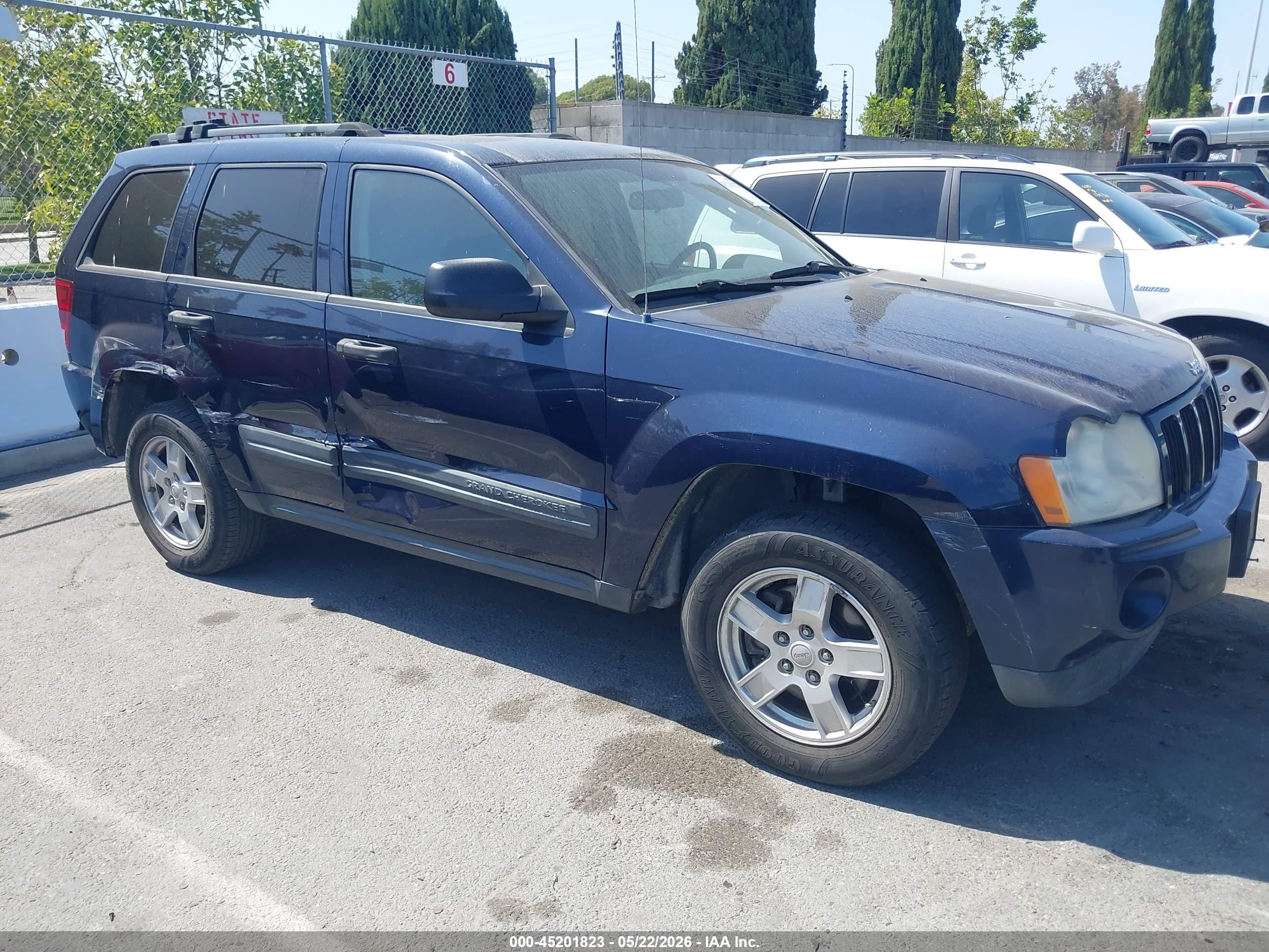 2006 Jeep Grand Cherokee Laredo, VIN 1J4GS48KX6C178425 — Side