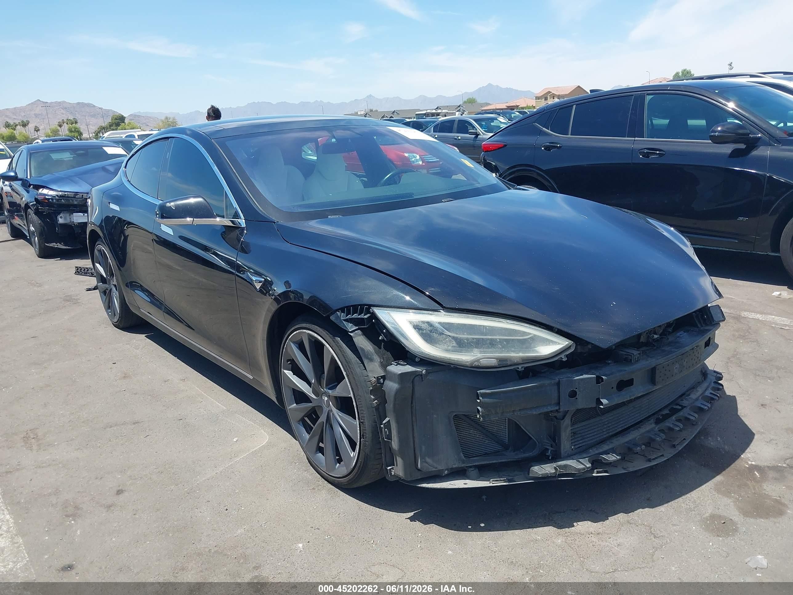 2018 Tesla Model S 75D, VIN 5YJSA1E25JF248382 — Side