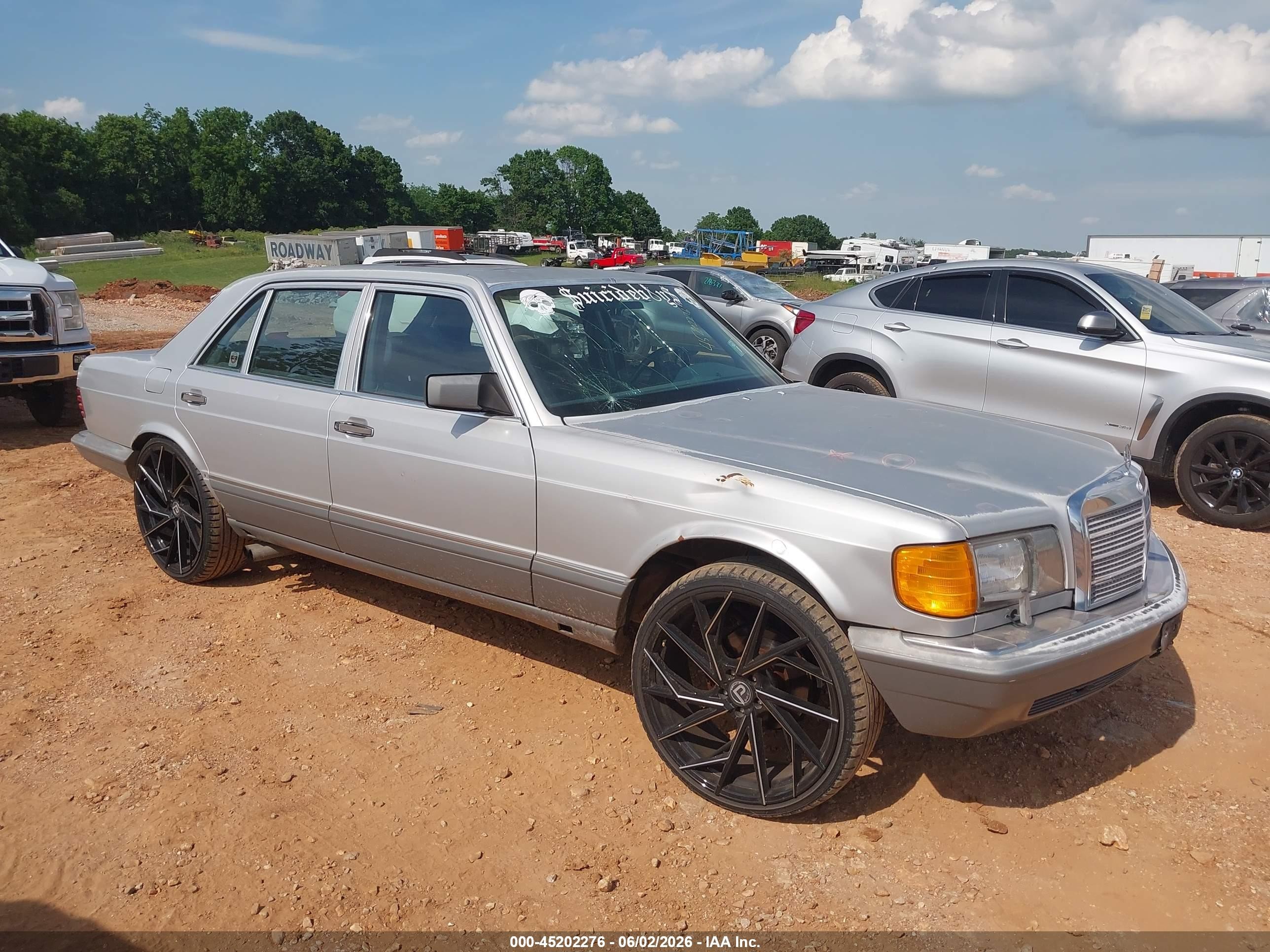 1989 Mercedes-Benz 420 SEL, VIN WDBCA35DXKA436468 — Hail