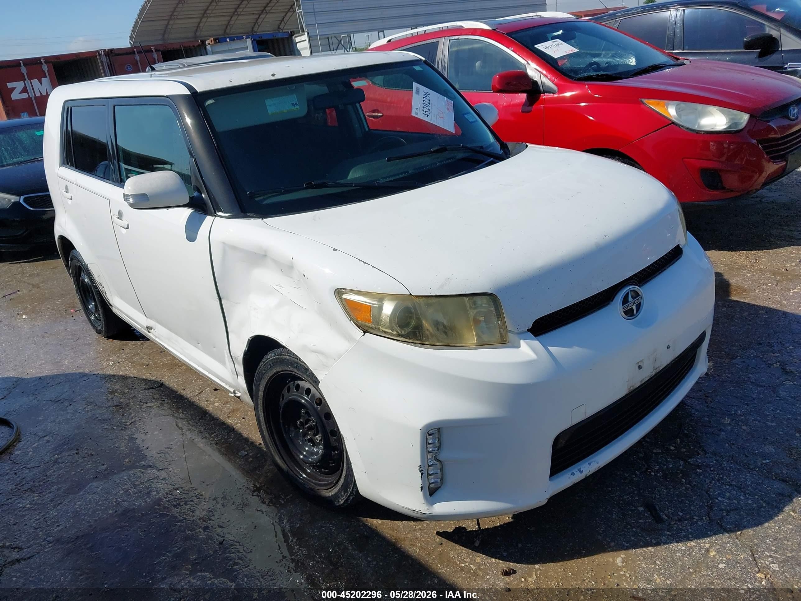 2014 Scion xB, VIN JTLZE4FE0EJ053628 — Side