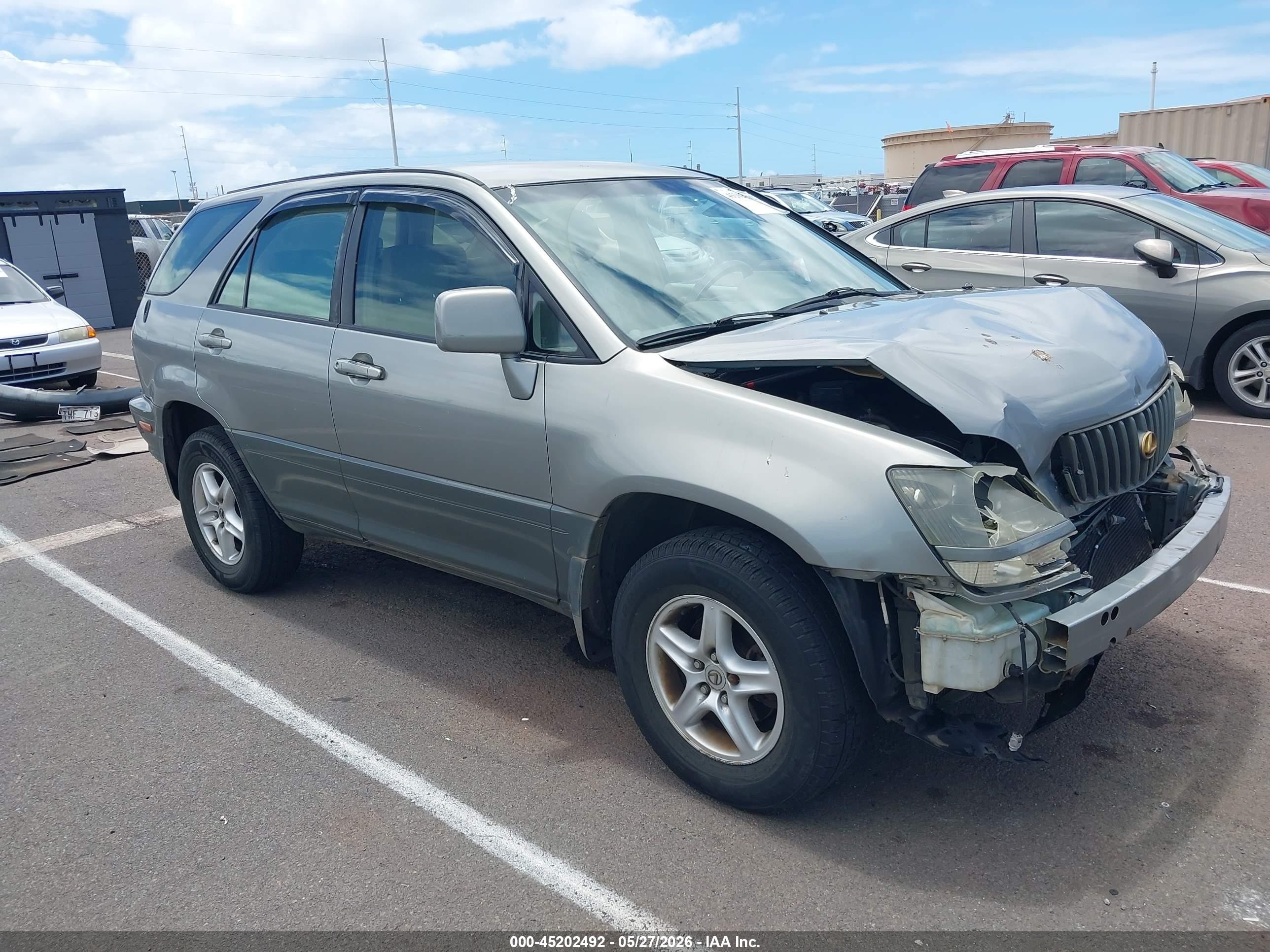 2000 Lexus RX 300, VIN JT6GF10U6Y0045372 — Перед