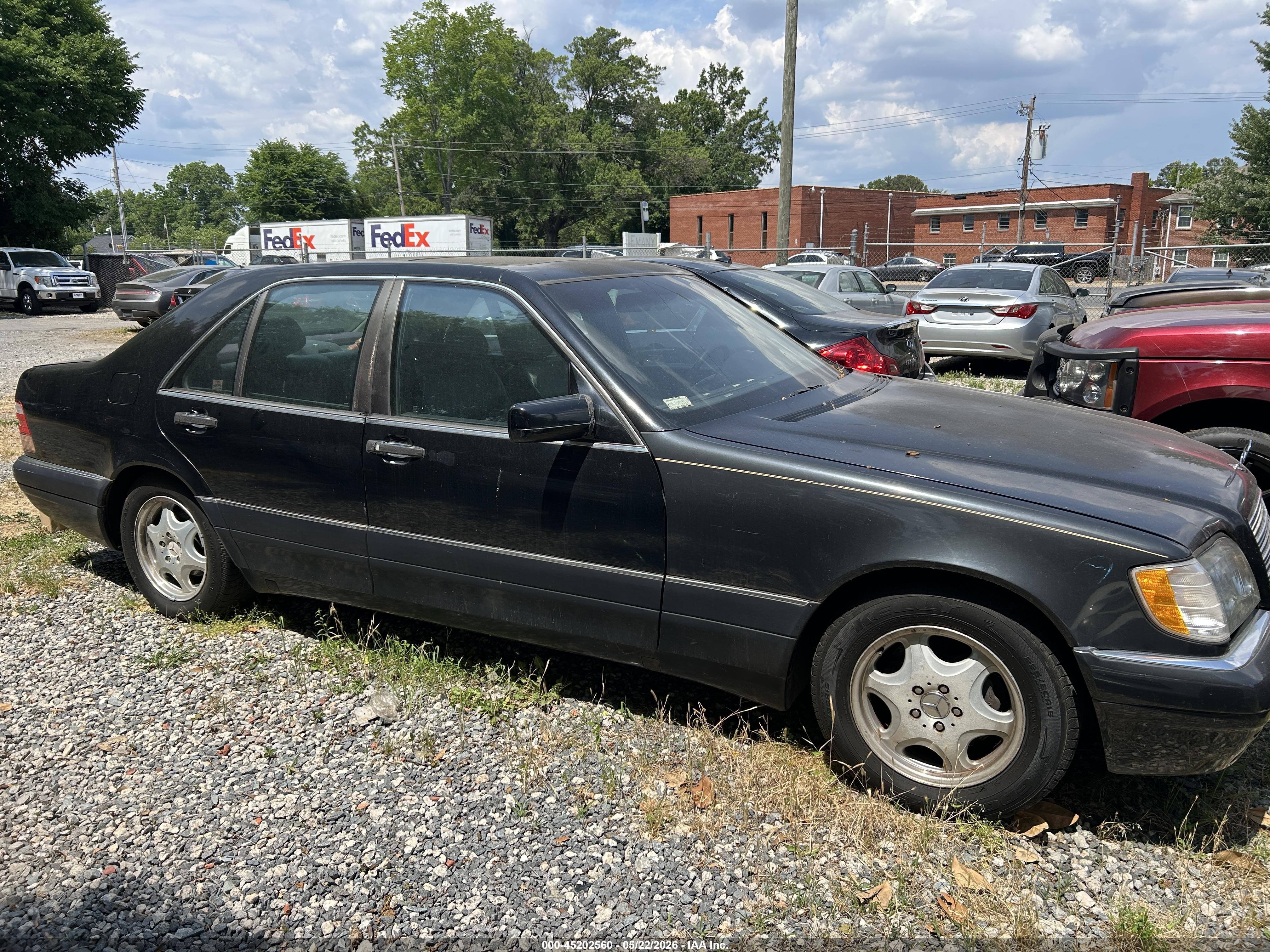 1999 Mercedes-Benz S 320/430/500, VIN WDBGA32G4XA415462 — Normal wear
